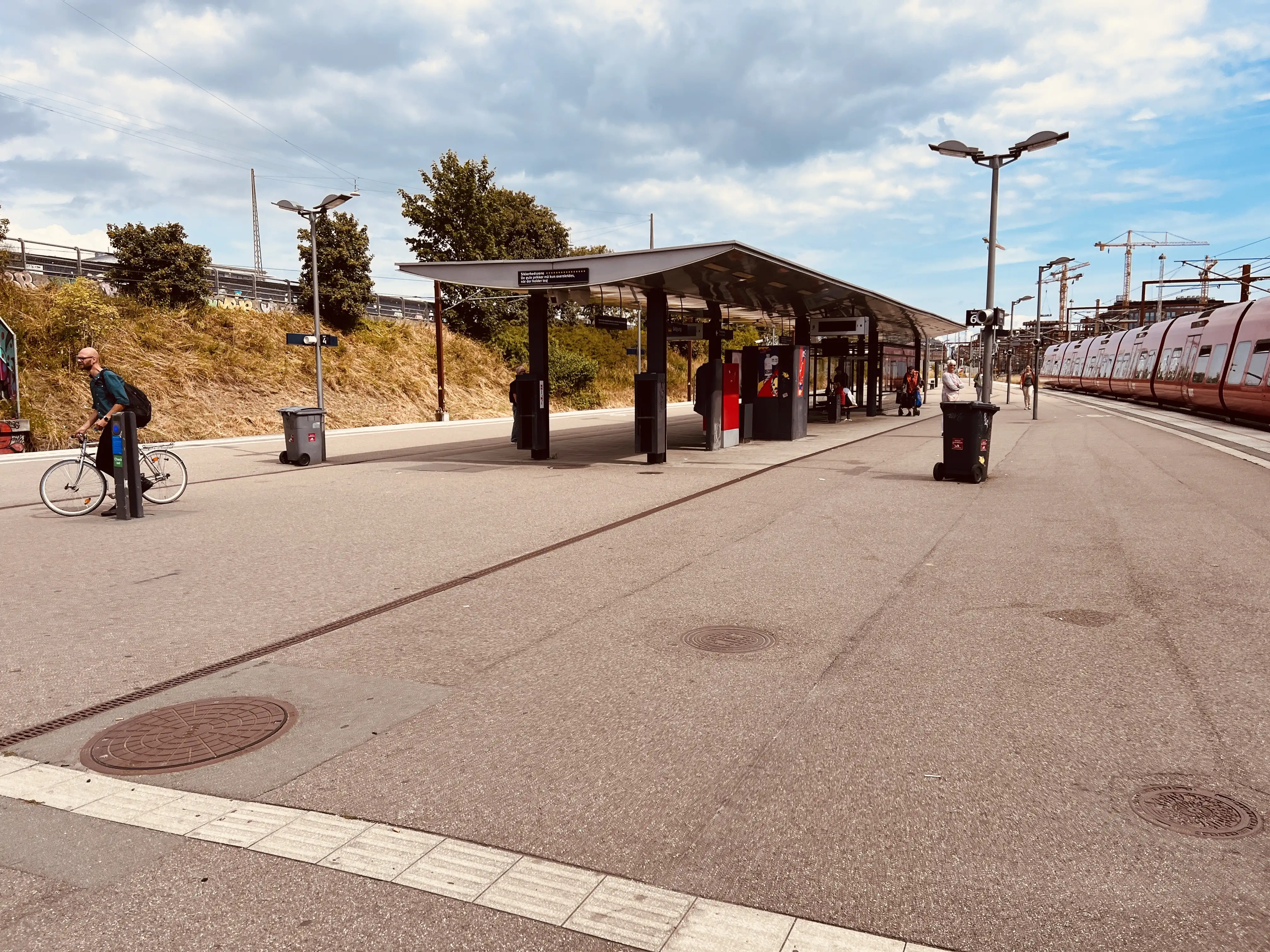 Billede af Dybbølsbro S-togstrinbræt.