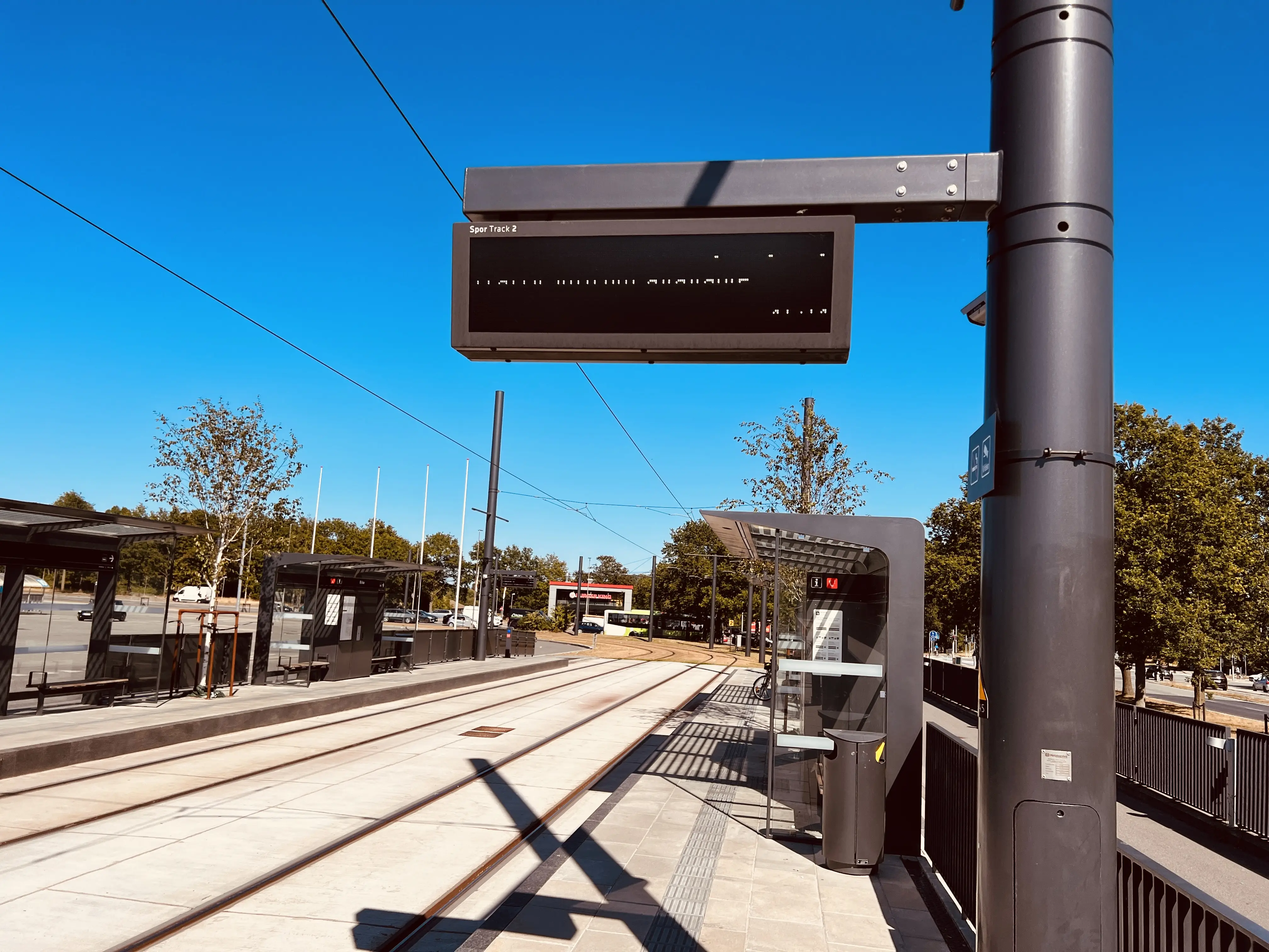 Billede af Bilka Letbanestation. Billede af Bilka Letbanestation.