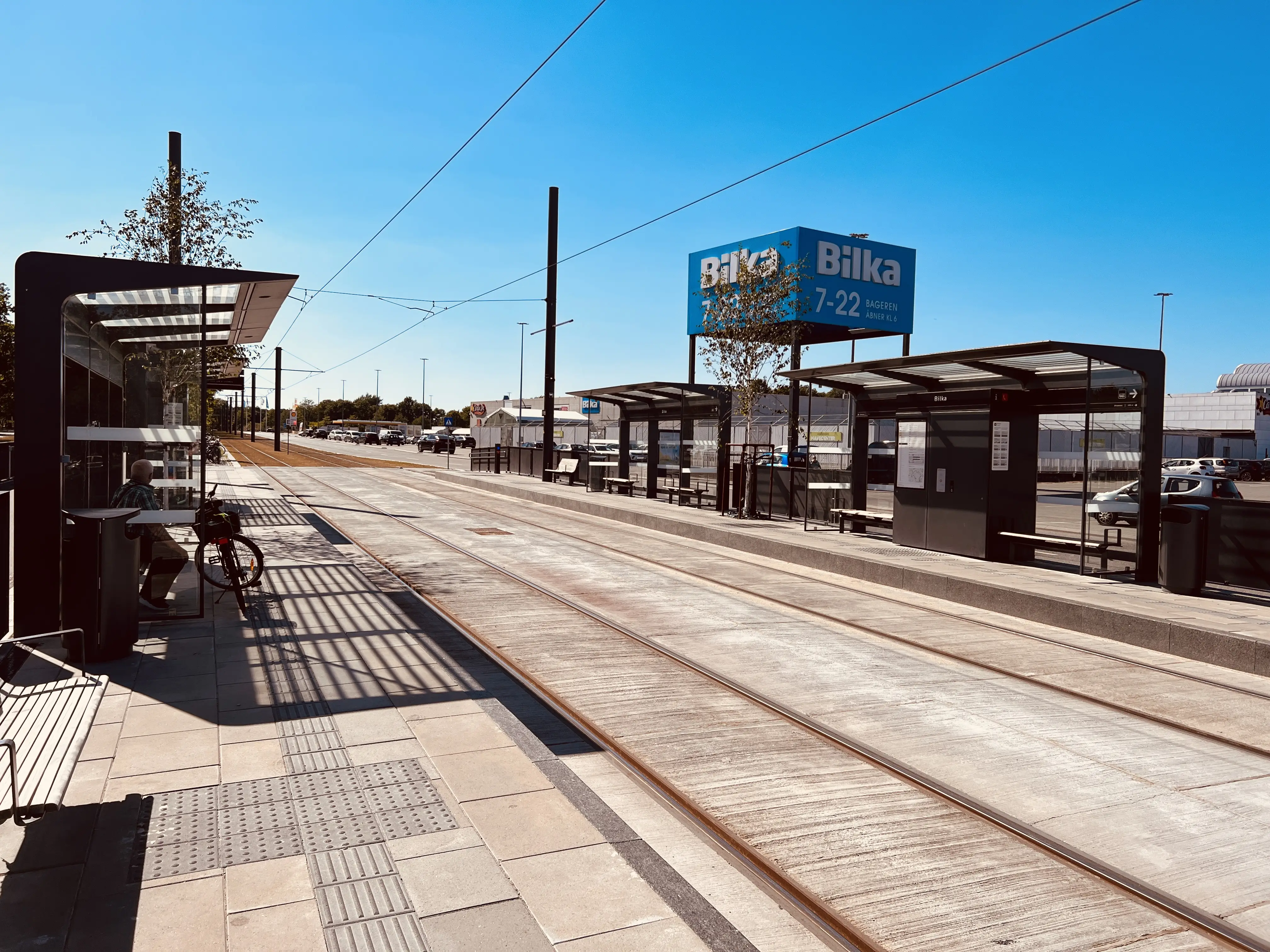 Billede af Bilka Letbanestation. Billede af Bilka Letbanestation.