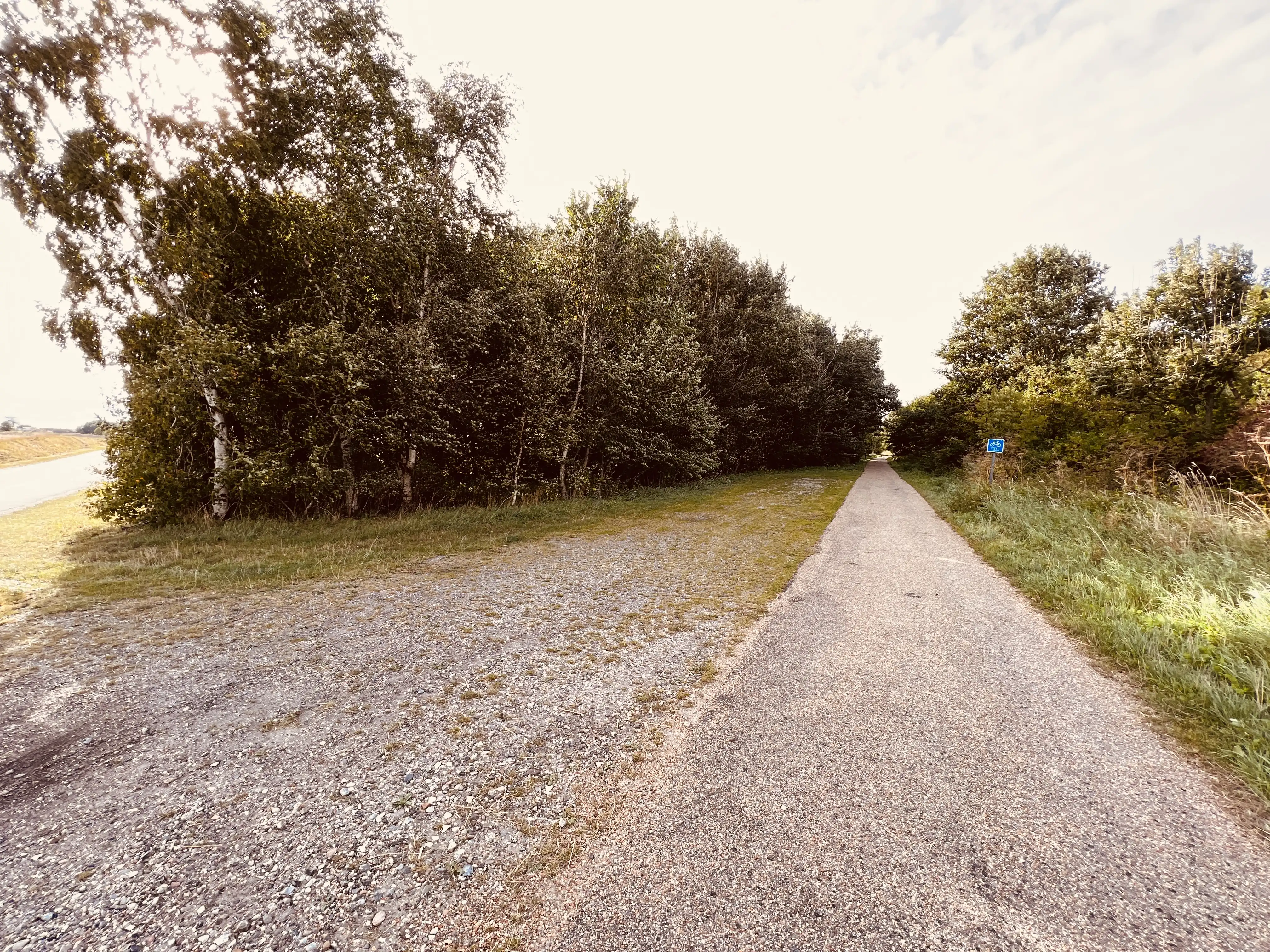 Billede af Komdrup Trinbræt - Trinbræt er nedrevet, men Komdrup Trinbræt har ligget her. Billede af Komdrup Trinbræt - Trinbræt er nedrevet, men Komdrup Trinbræt har ligget her.