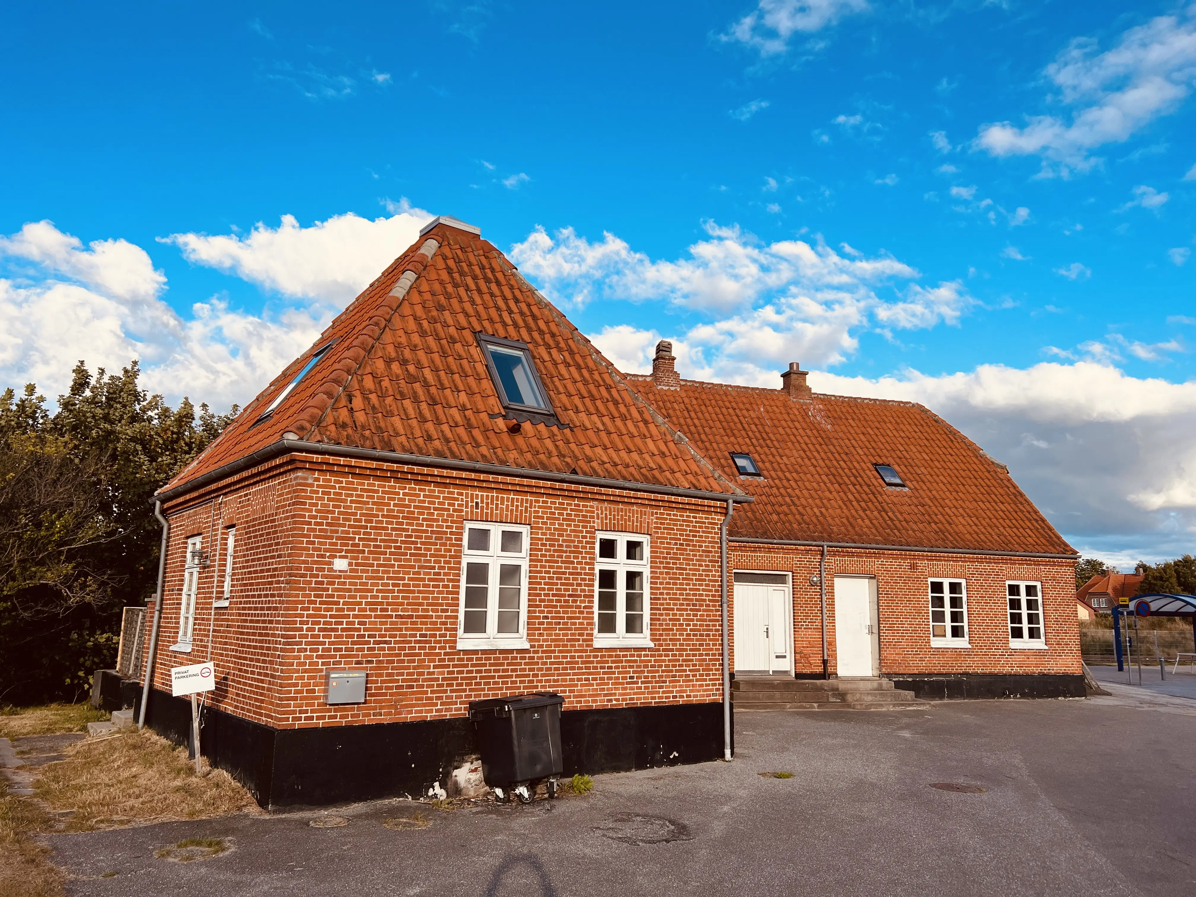 Billede af Ålbæk Station.
