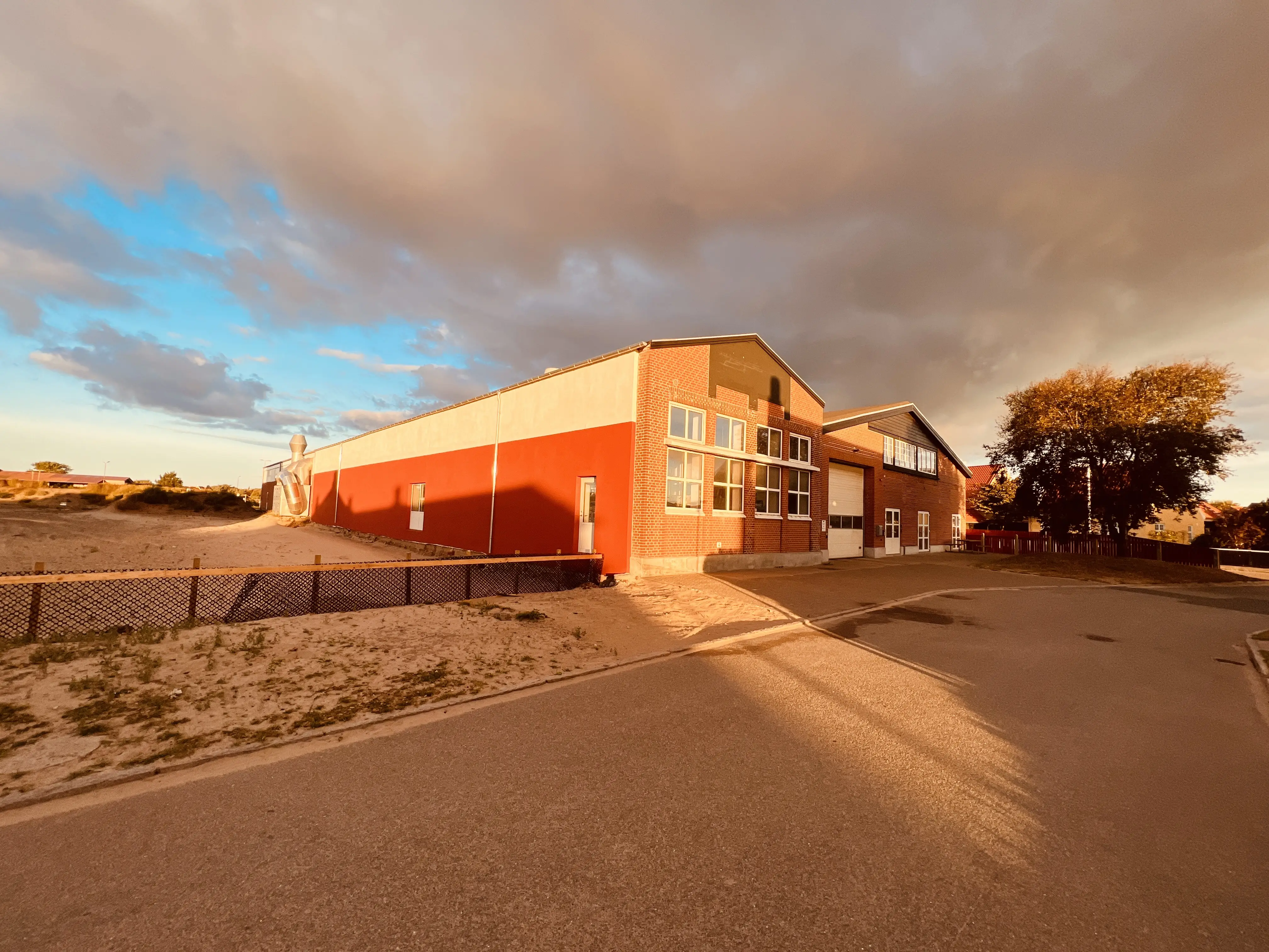 Billede af Skagen Stations nye remise. Billede af Skagen Stations nye remise.