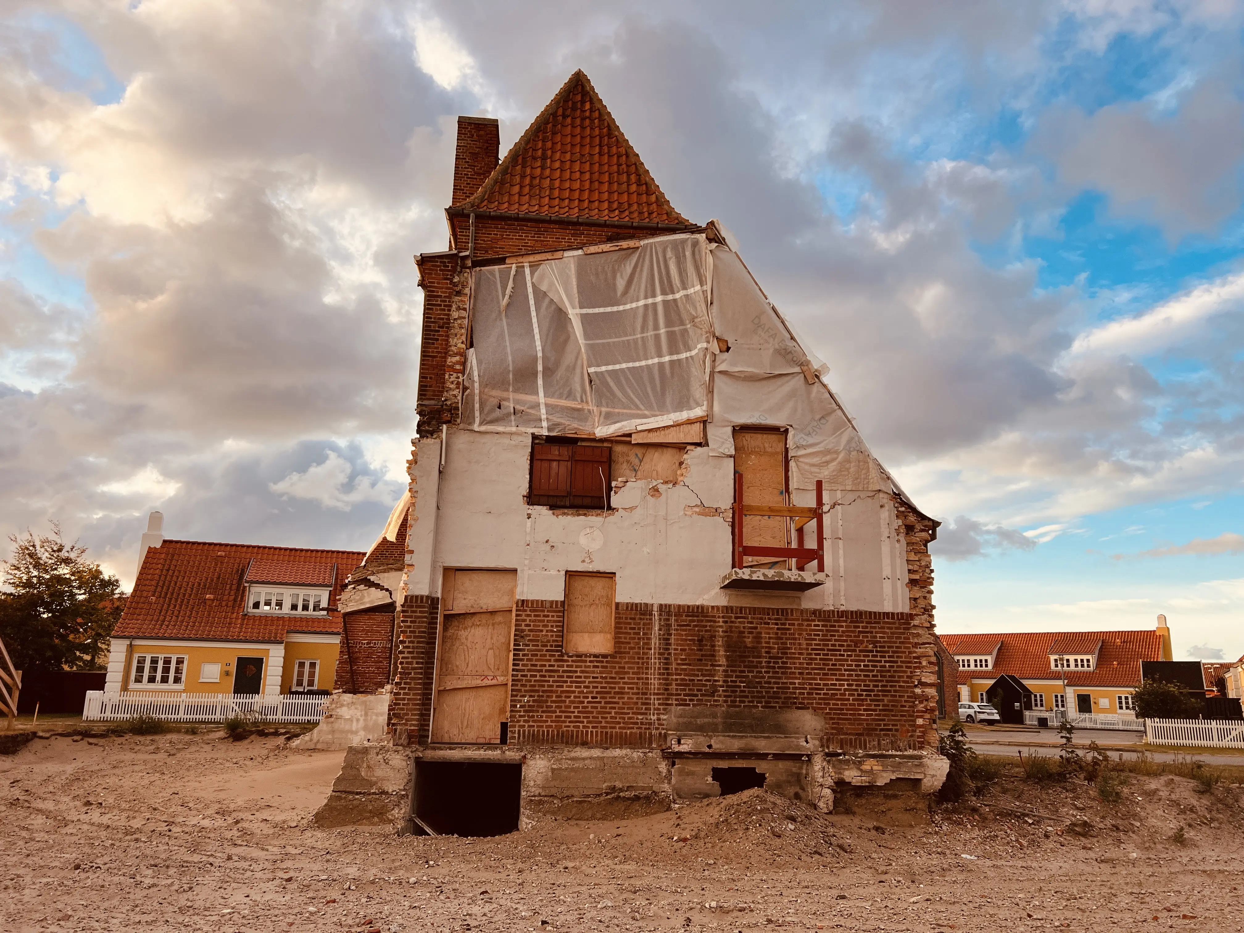 Billede af Skagen Stations gamle remise. Billede af Skagen Stations gamle remise.