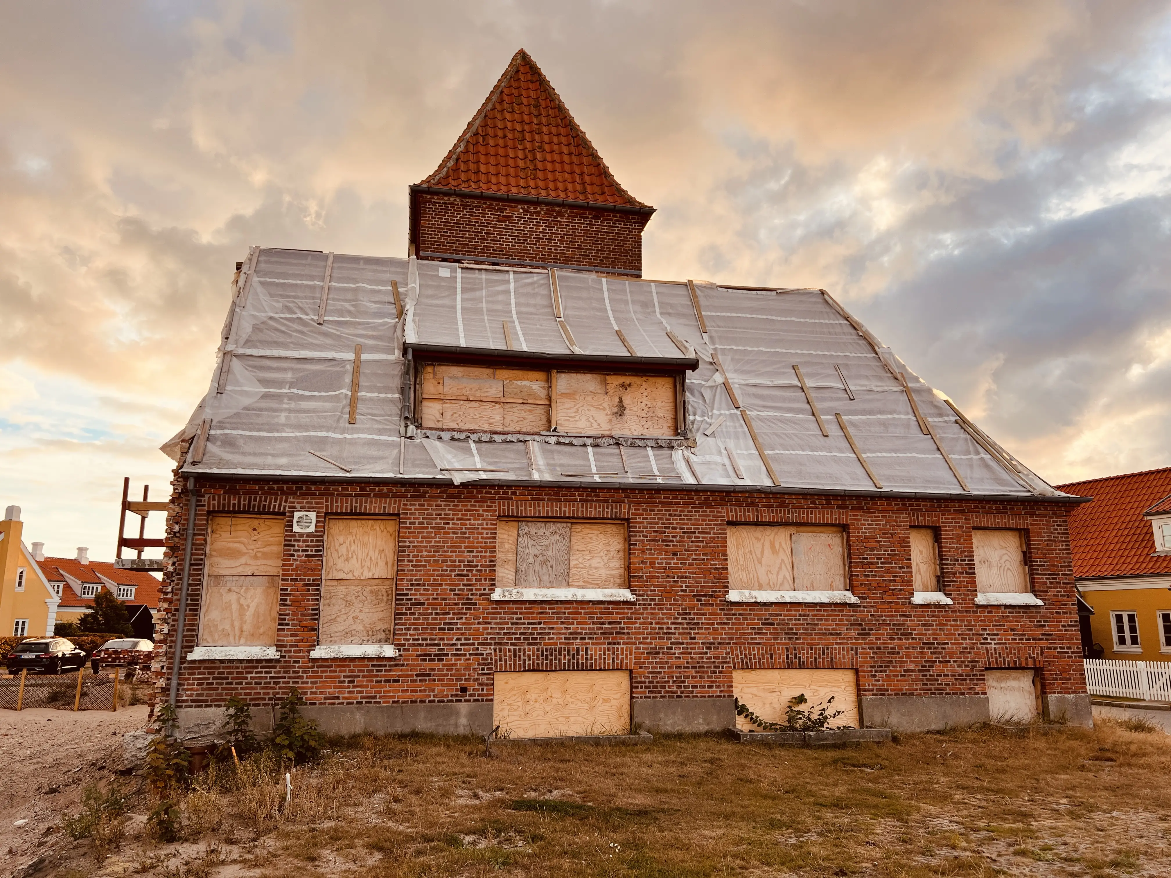 Billede af Skagen Stations gamle remise. Billede af Skagen Stations gamle remise.