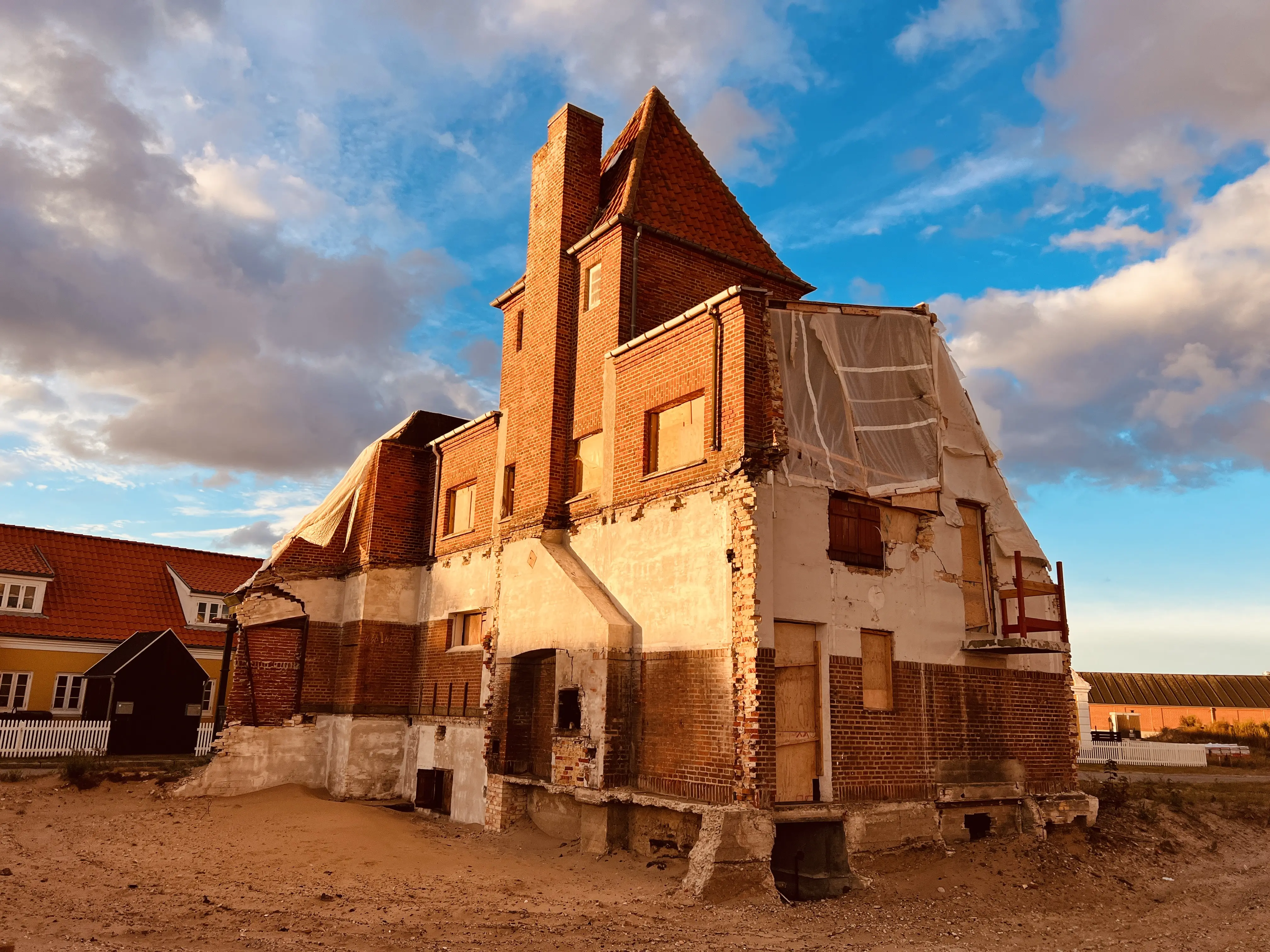 Billede af Skagen Stations gamle remise. Billede af Skagen Stations gamle remise.