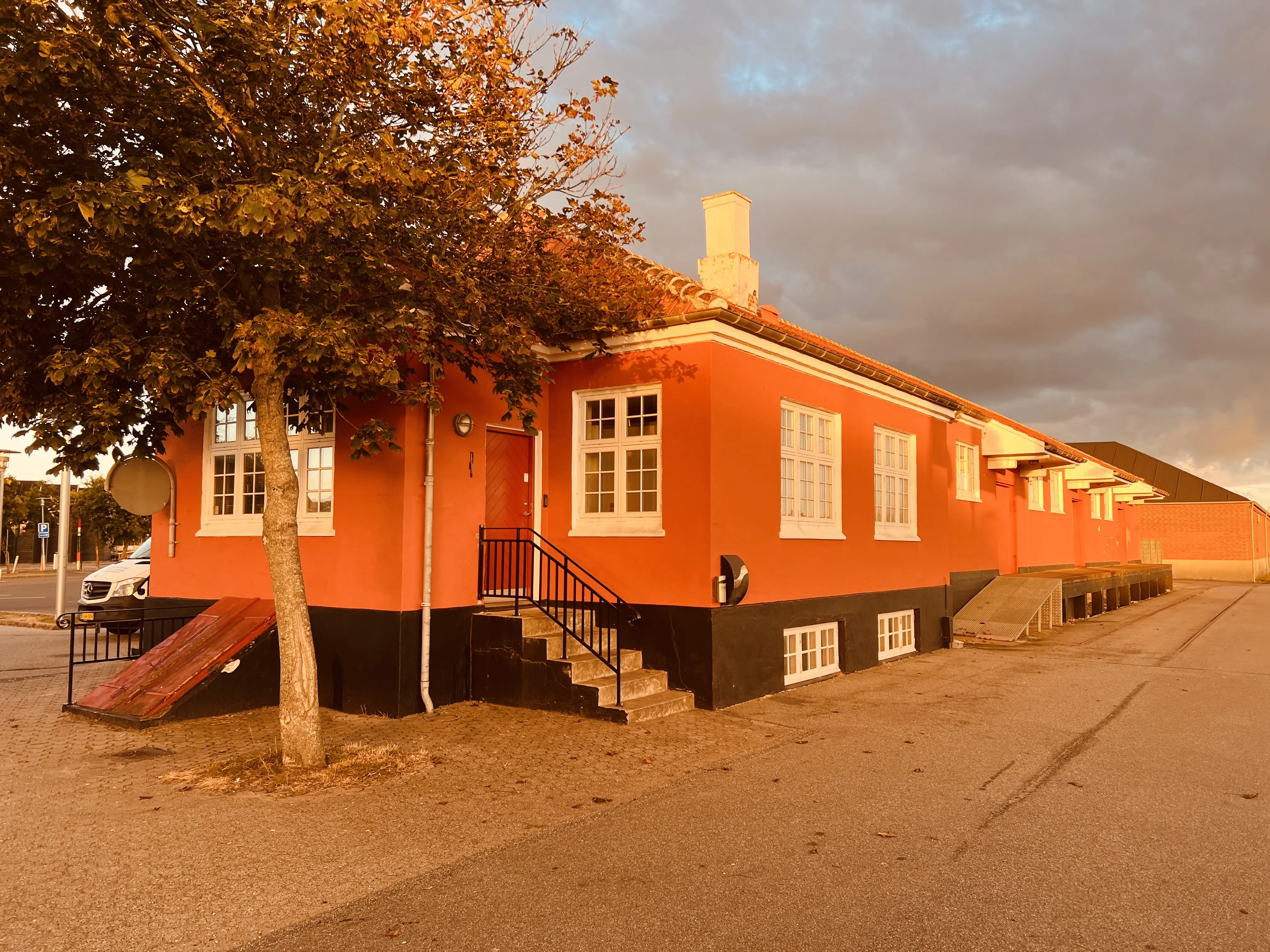 Billede af Skagen Stations varehus. Billede af Skagen Stations varehus.