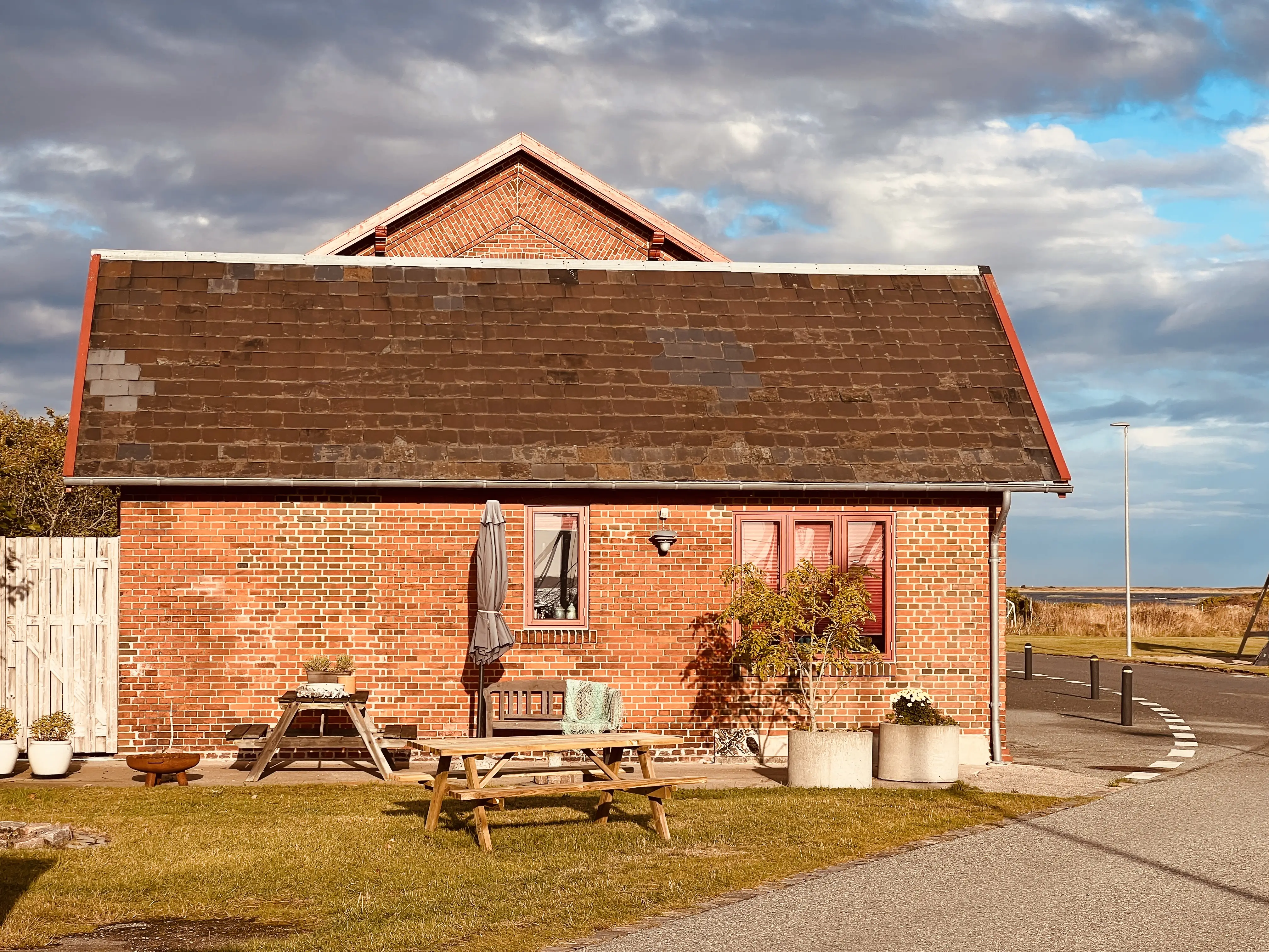 Billede af Oddesund Nord Færgestations retirade. Billede af Oddesund Nord Færgestations retirade.