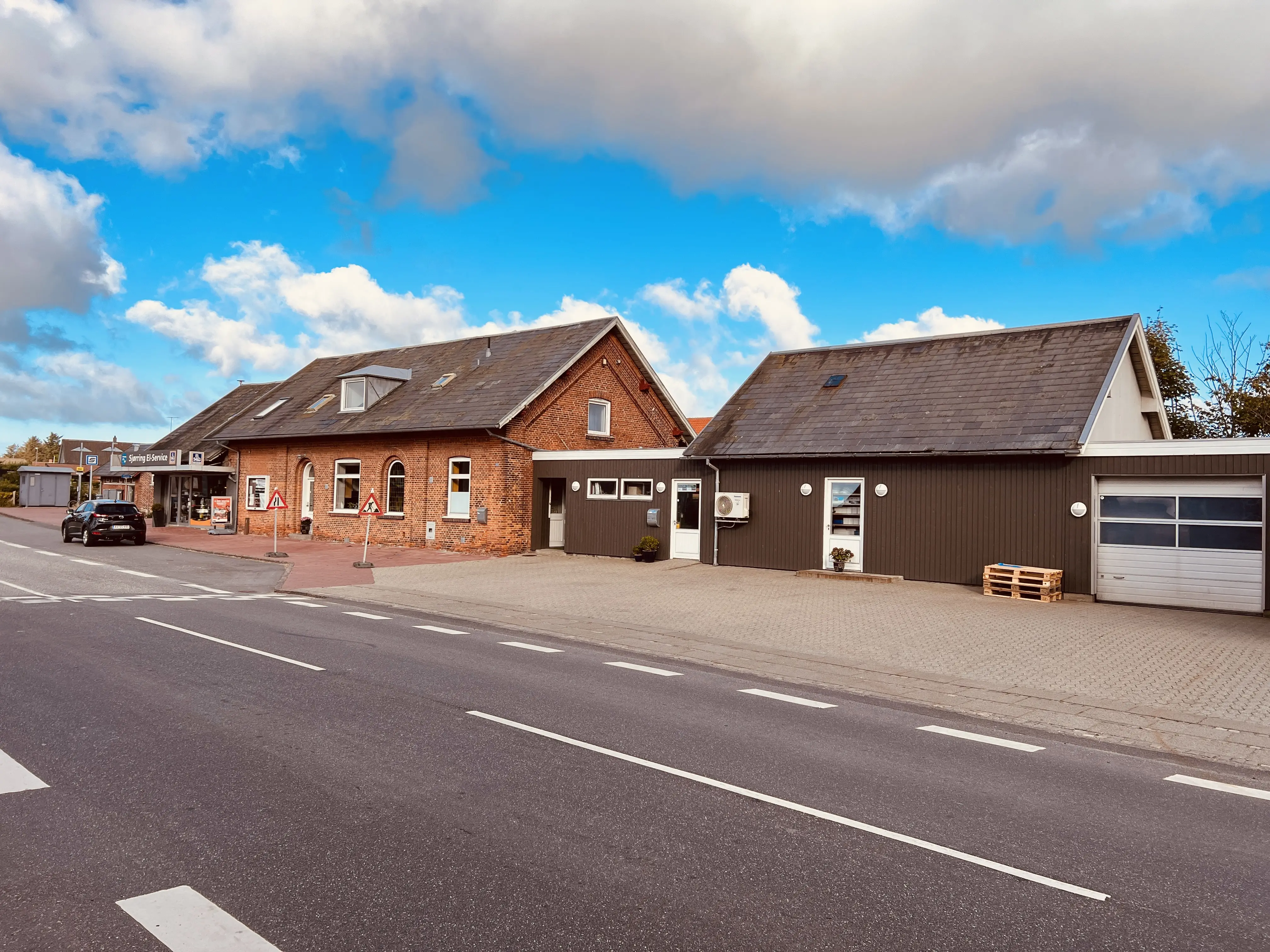 Billede af Sjørring Station. Billede af Sjørring Station.