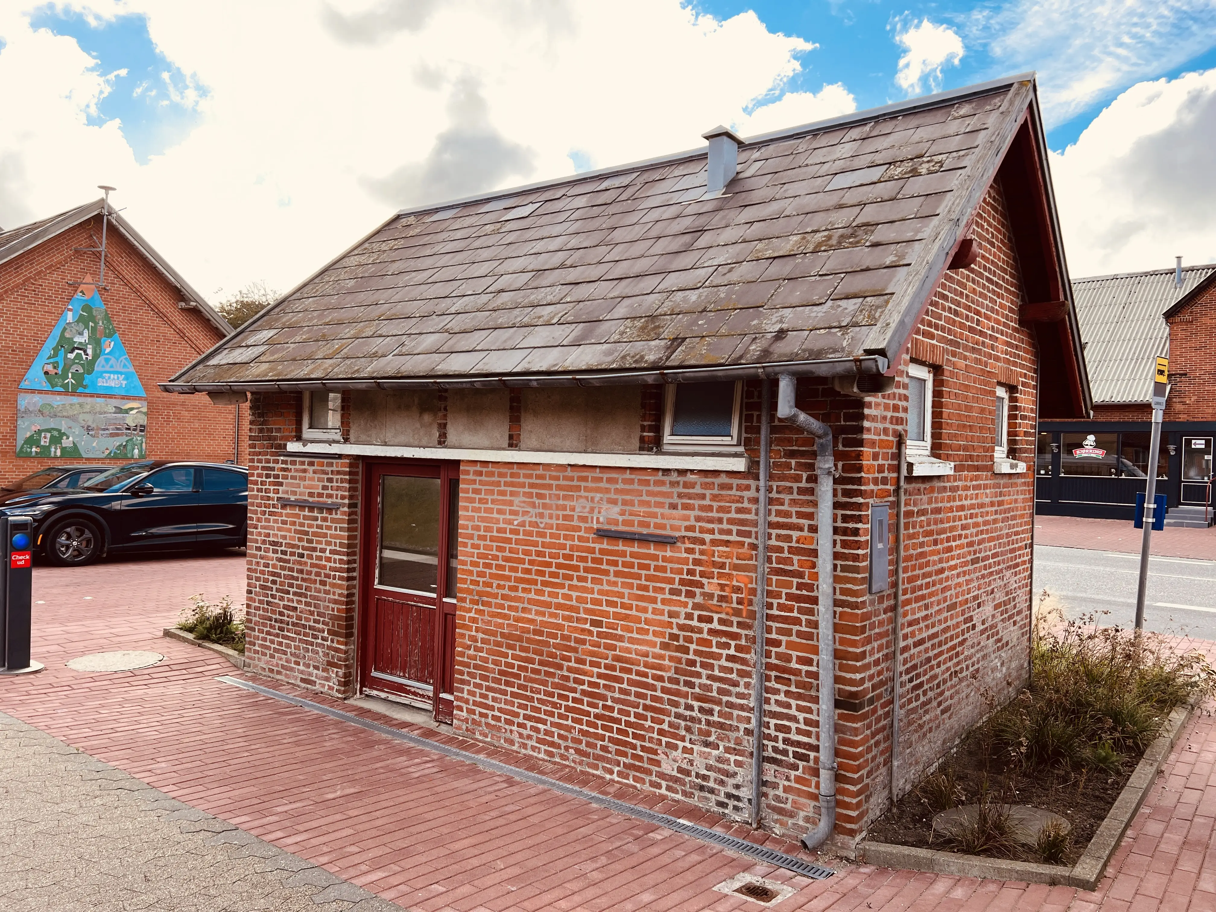 Billede af Sjørring Stations retirade. Billede af Sjørring Stations retirade.