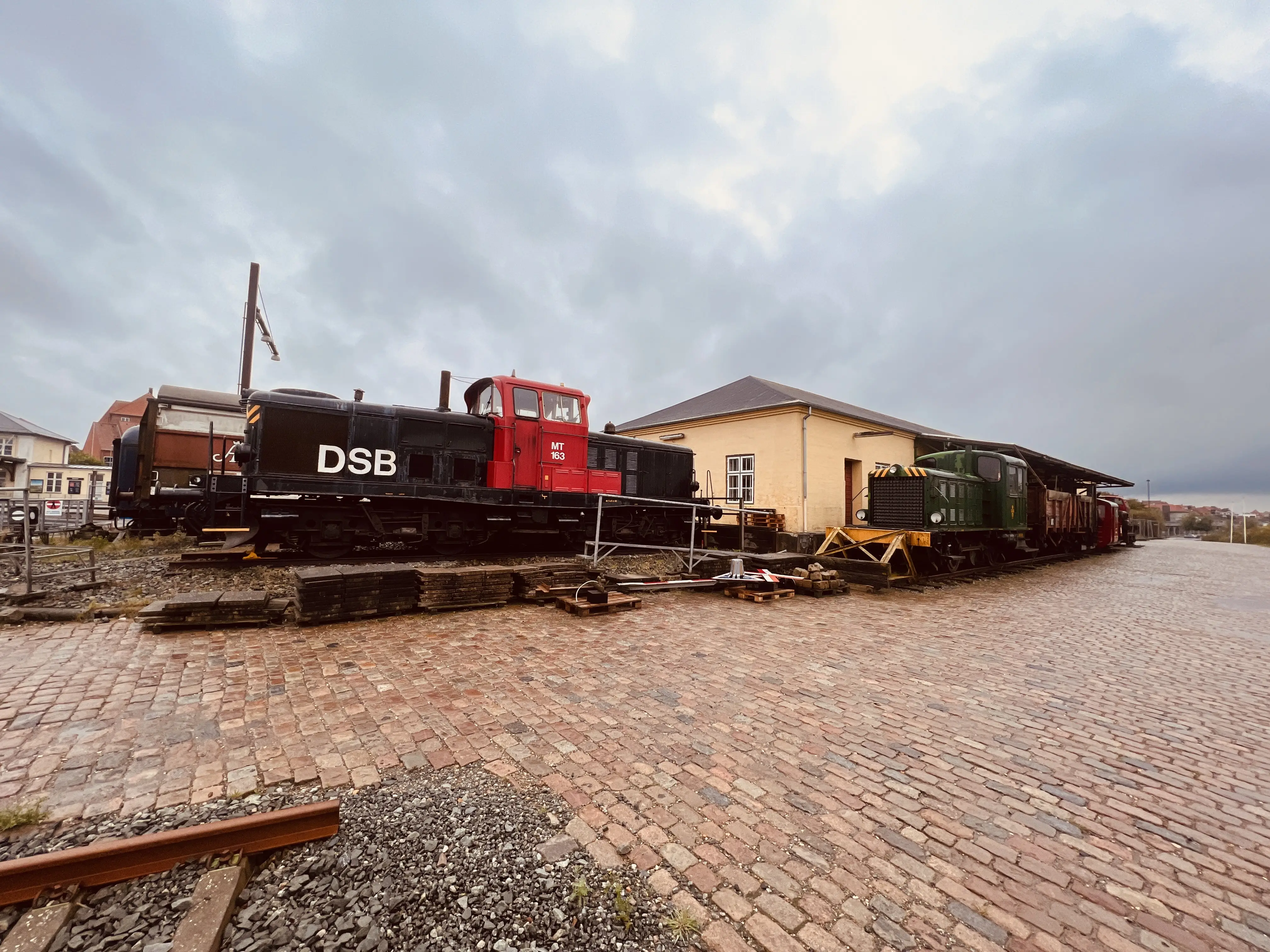 Billede af Struer Stations varehus. Billede af Struer Stations varehus.