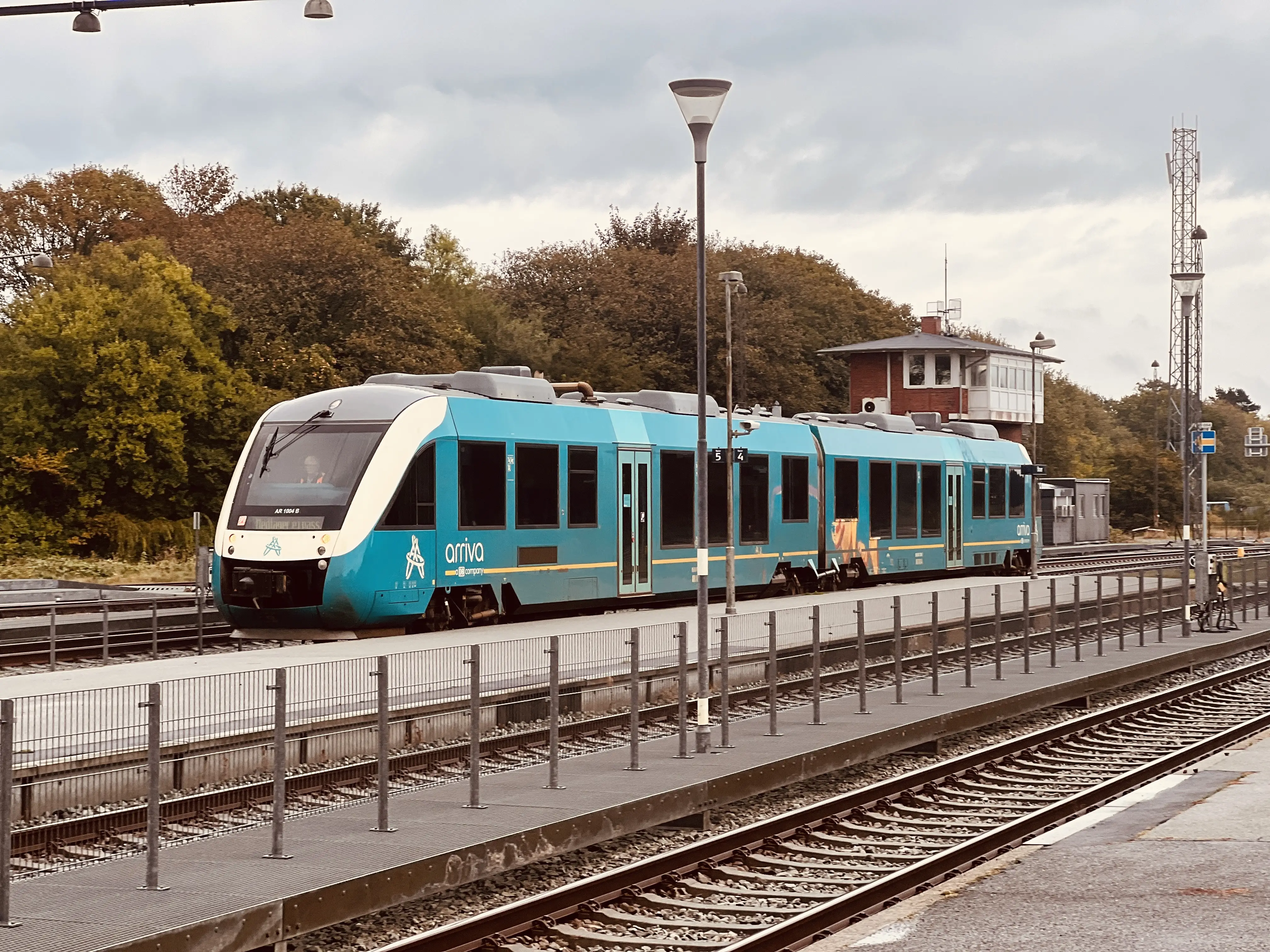 Billede af ARRIVA AR 1004 fotograferet ud for Struer Station. Billede af ARRIVA AR 1004 fotograferet ud for Struer Station.