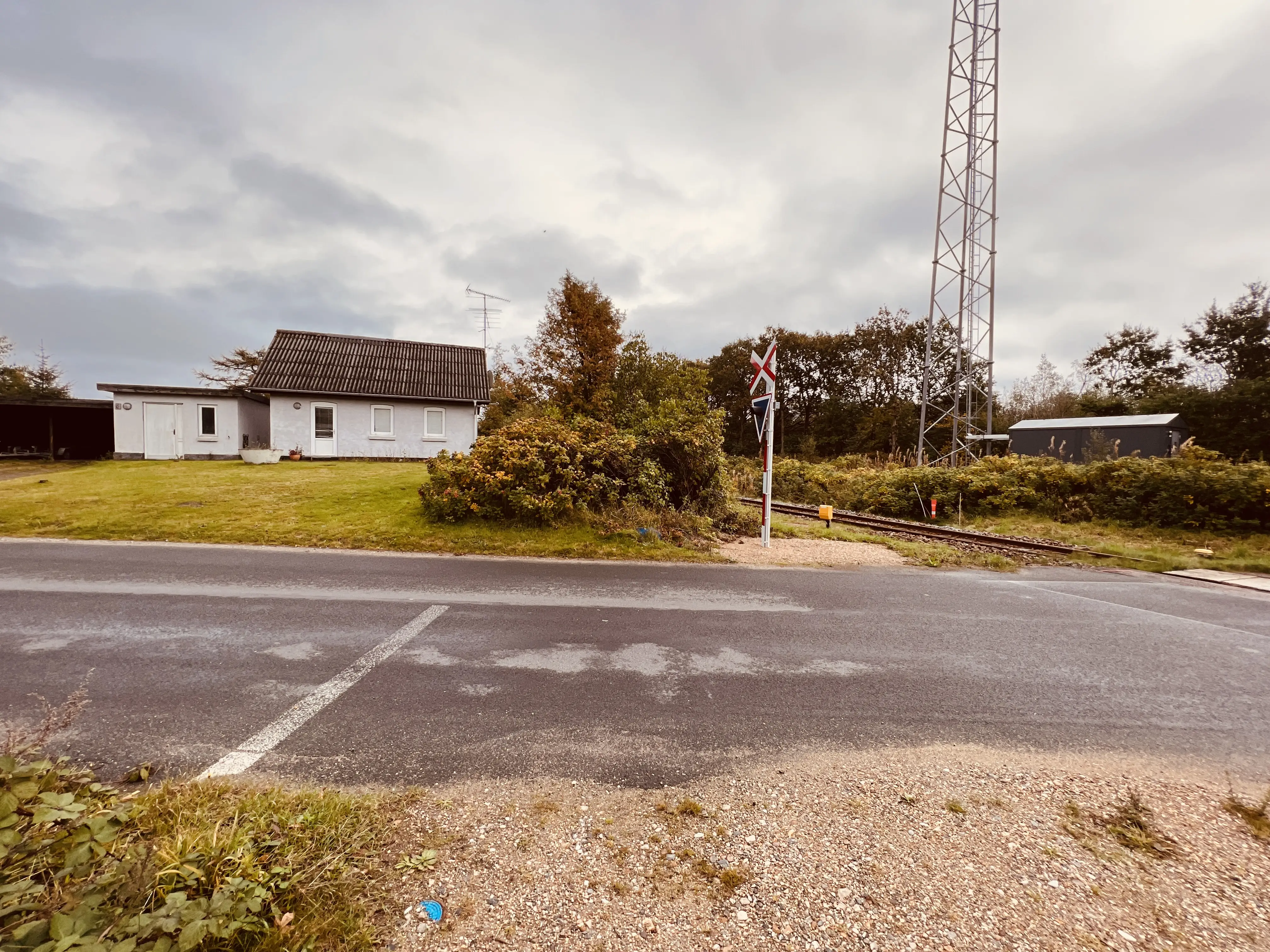 Billede af Naur Trinbræt - Trinbræt er nedrevet, men Naur Trinbræt har ligget her. Billede af Naur Trinbræt - Trinbræt er nedrevet, men Naur Trinbræt har ligget her.