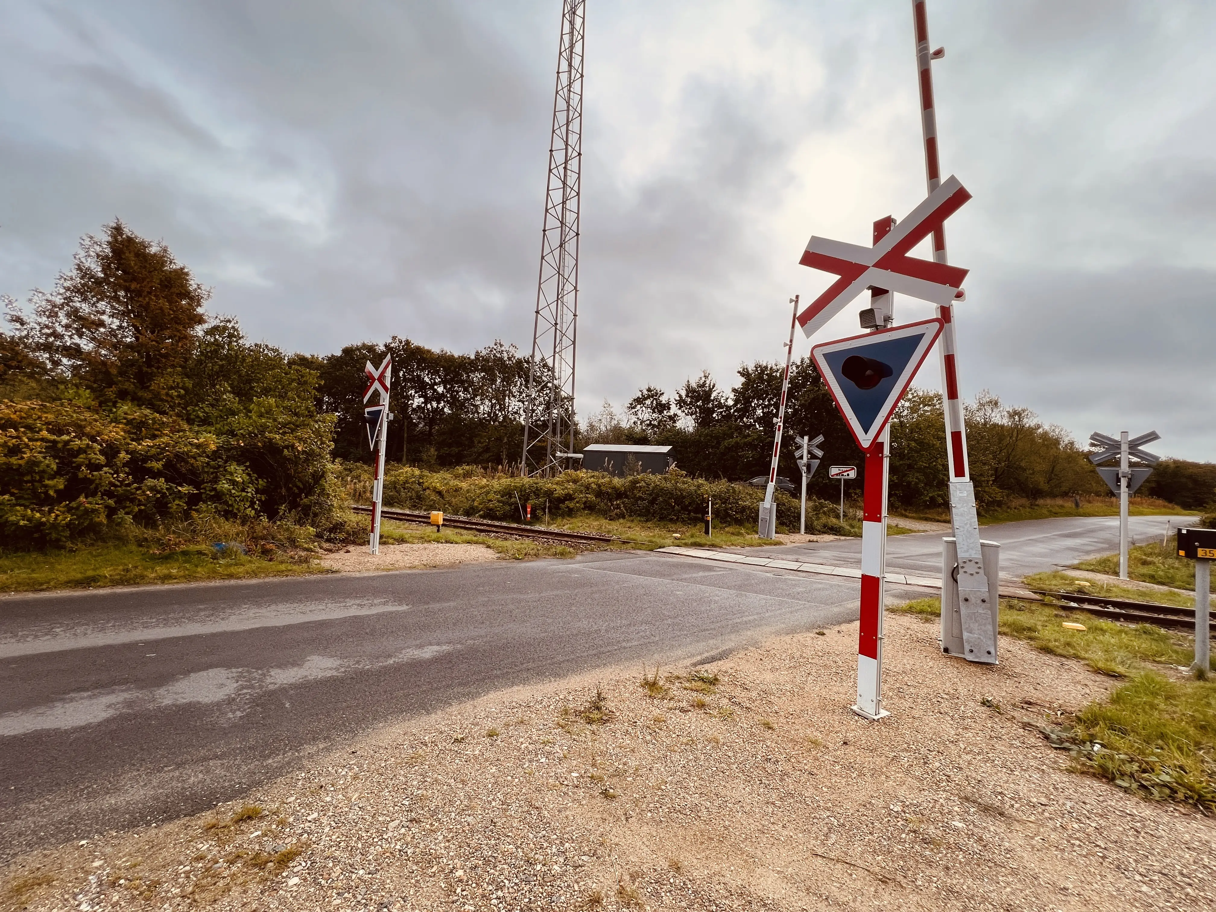 Billede af Naur Trinbræt - Trinbræt er nedrevet, men Naur Trinbræt har ligget her. Billede af Naur Trinbræt - Trinbræt er nedrevet, men Naur Trinbræt har ligget her.