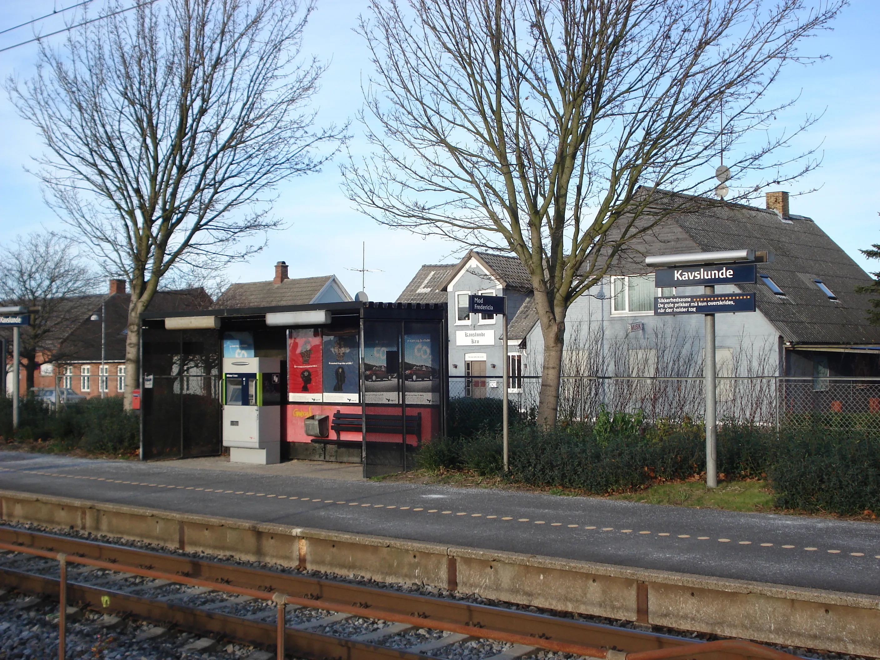 Billede af Kauslunde Billetsalgssted - Billetsalgssted er nedrevet, men Kauslunde Billetsalgssted har ligget her. Billede af Kauslunde Billetsalgssted - Billetsalgssted er nedrevet, men Kauslunde Billetsalgssted har ligget her.