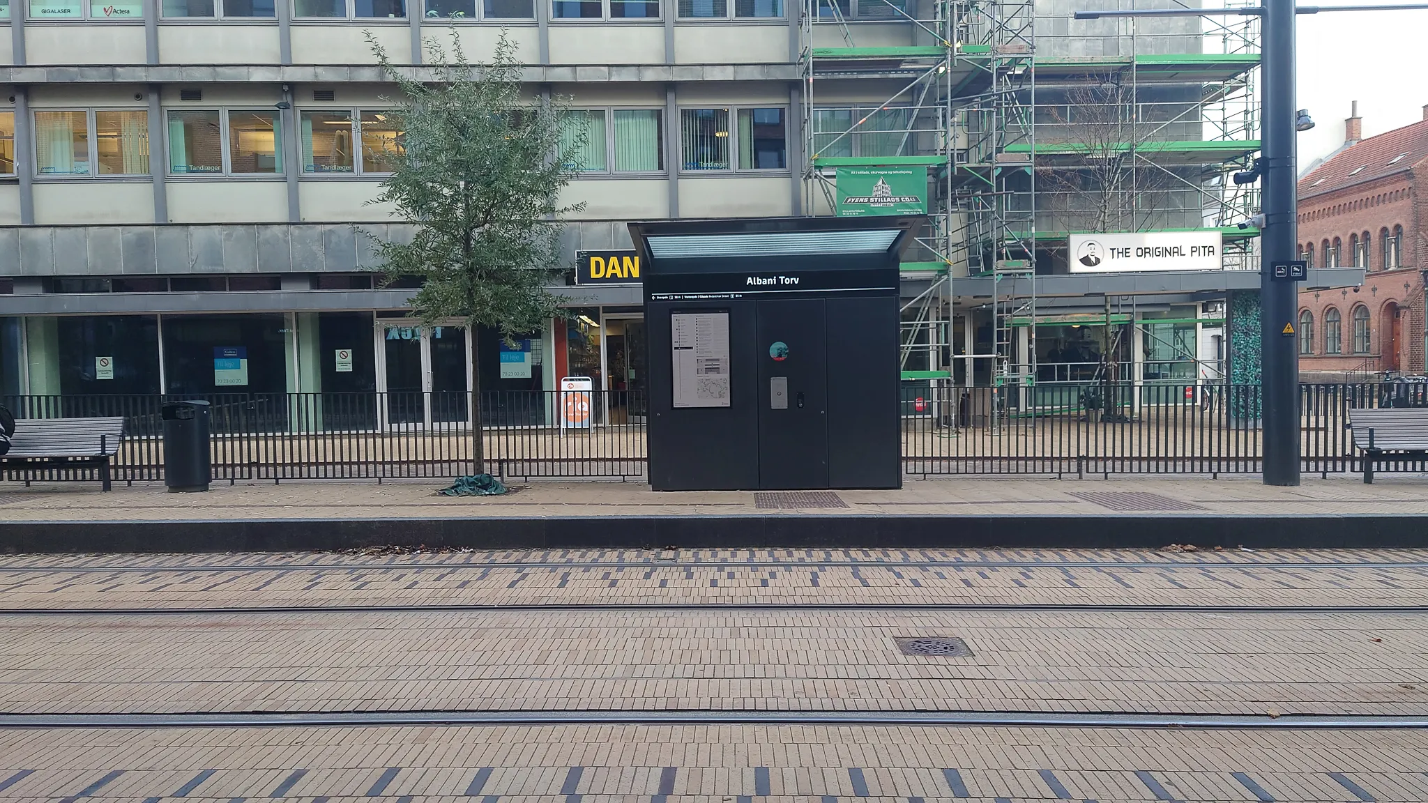 Billede af Albani Torv Letbanestation. Billede af Albani Torv Letbanestation.