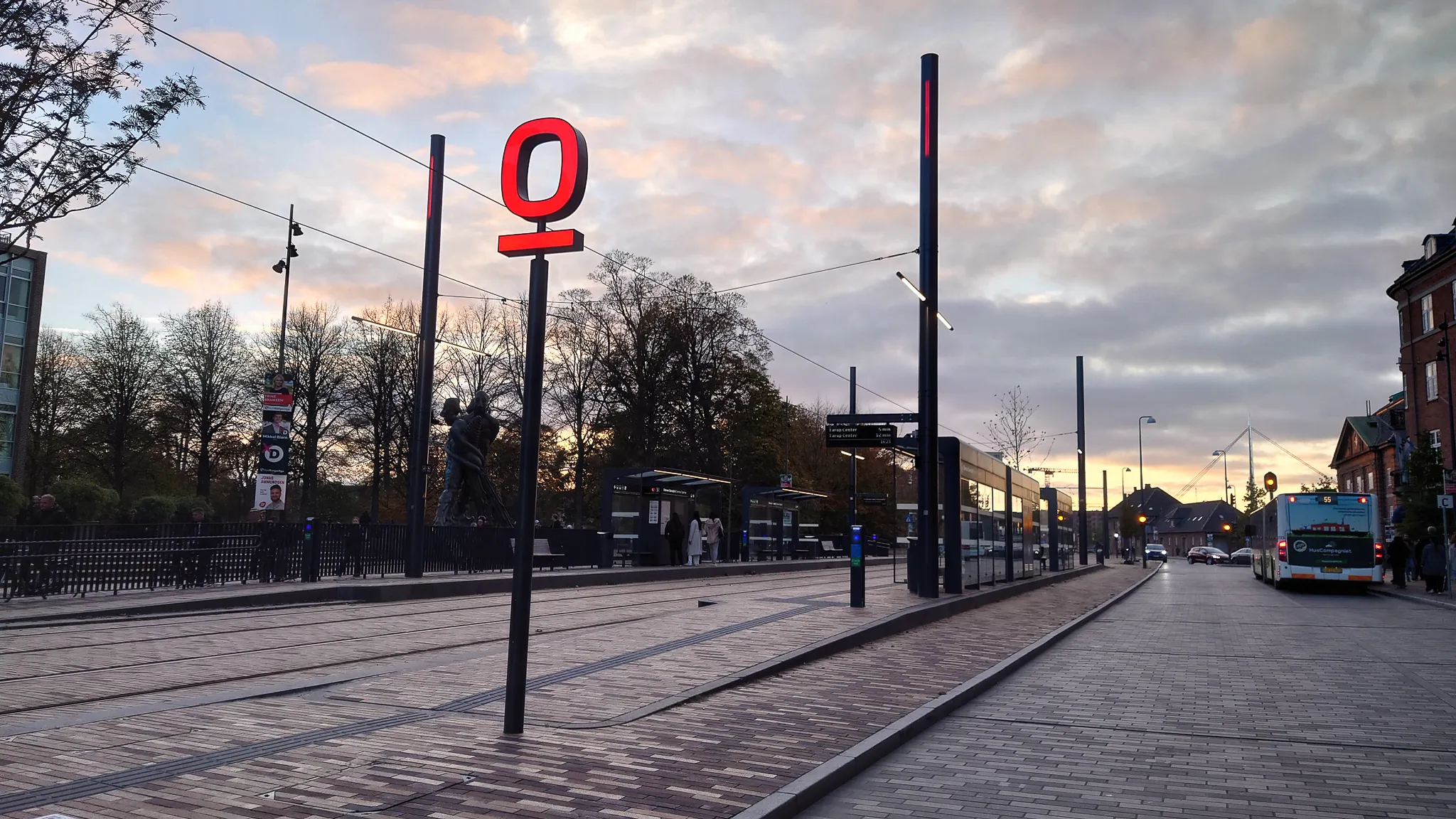 Billede af Odense Banegård Letbanestation.