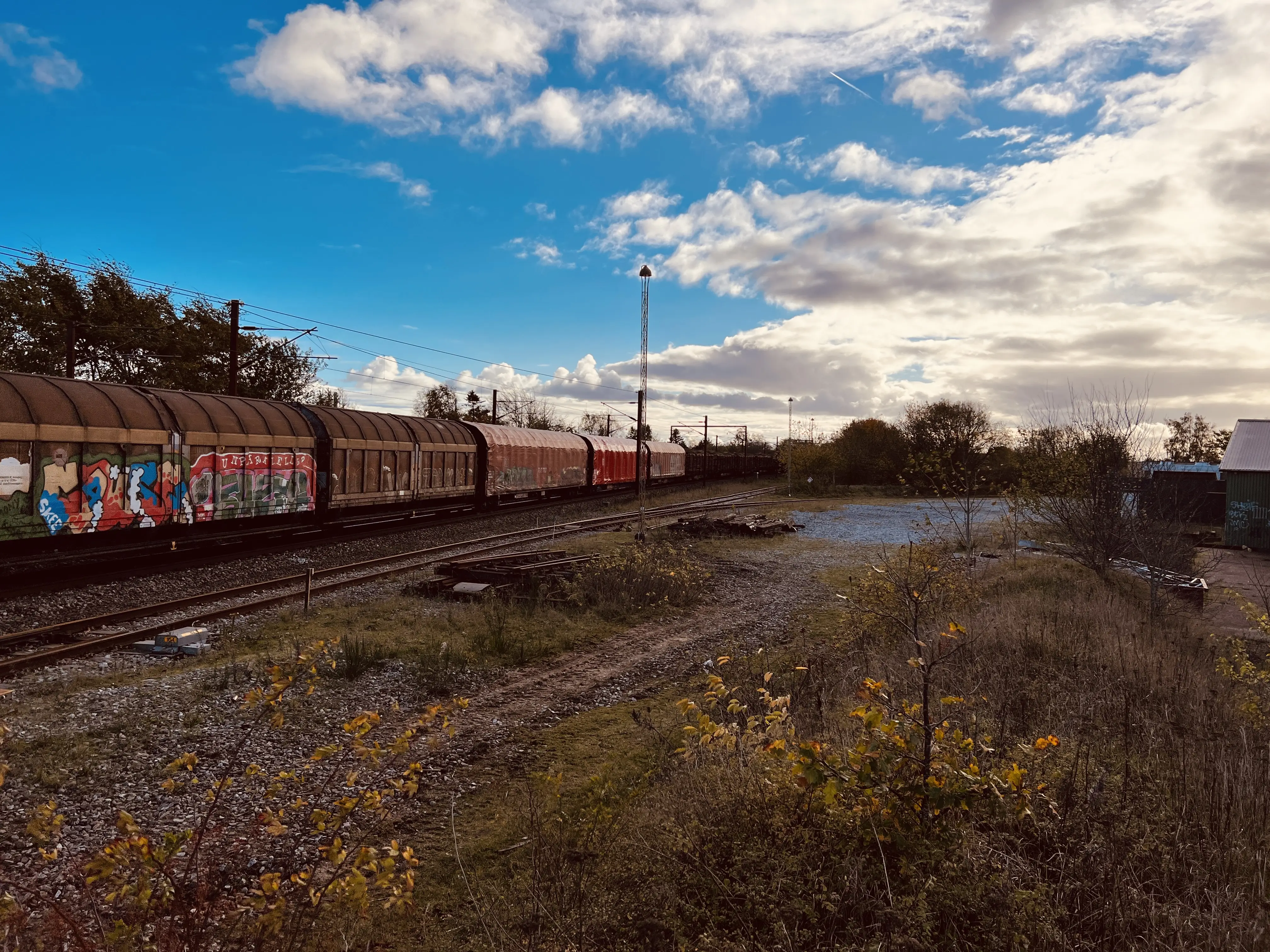 Billede af Vojens Amtsbanegård - Amtsbanegård er nedrevet, men Vojens Amtsbanegård har ligget her. Billede af Vojens Amtsbanegård - Amtsbanegård er nedrevet, men Vojens Amtsbanegård har ligget her.