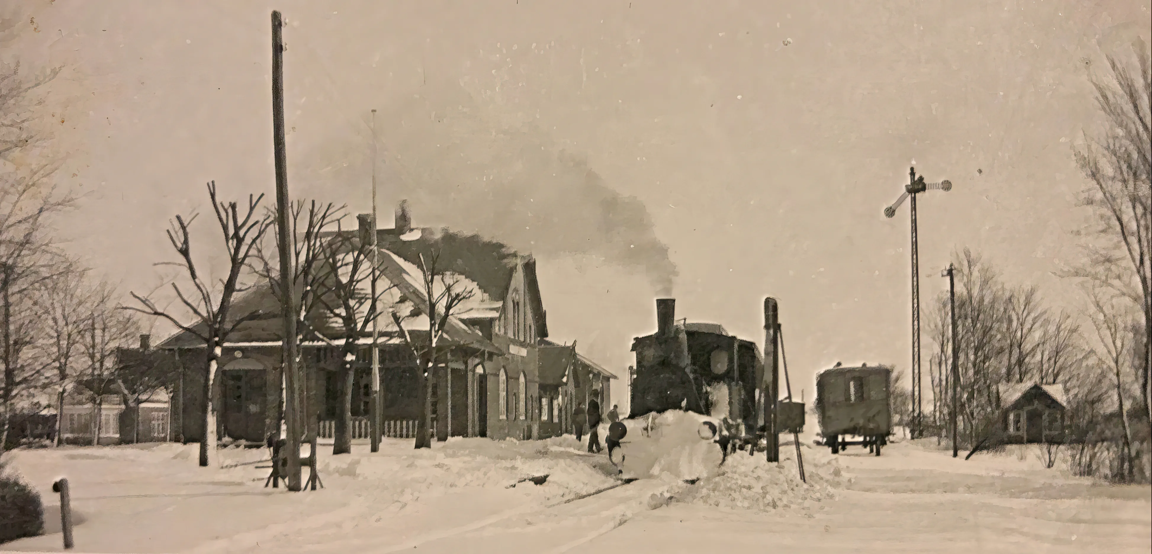 Billede af Galten Station set fra sporsiden. Billede af Galten Station set fra sporsiden.