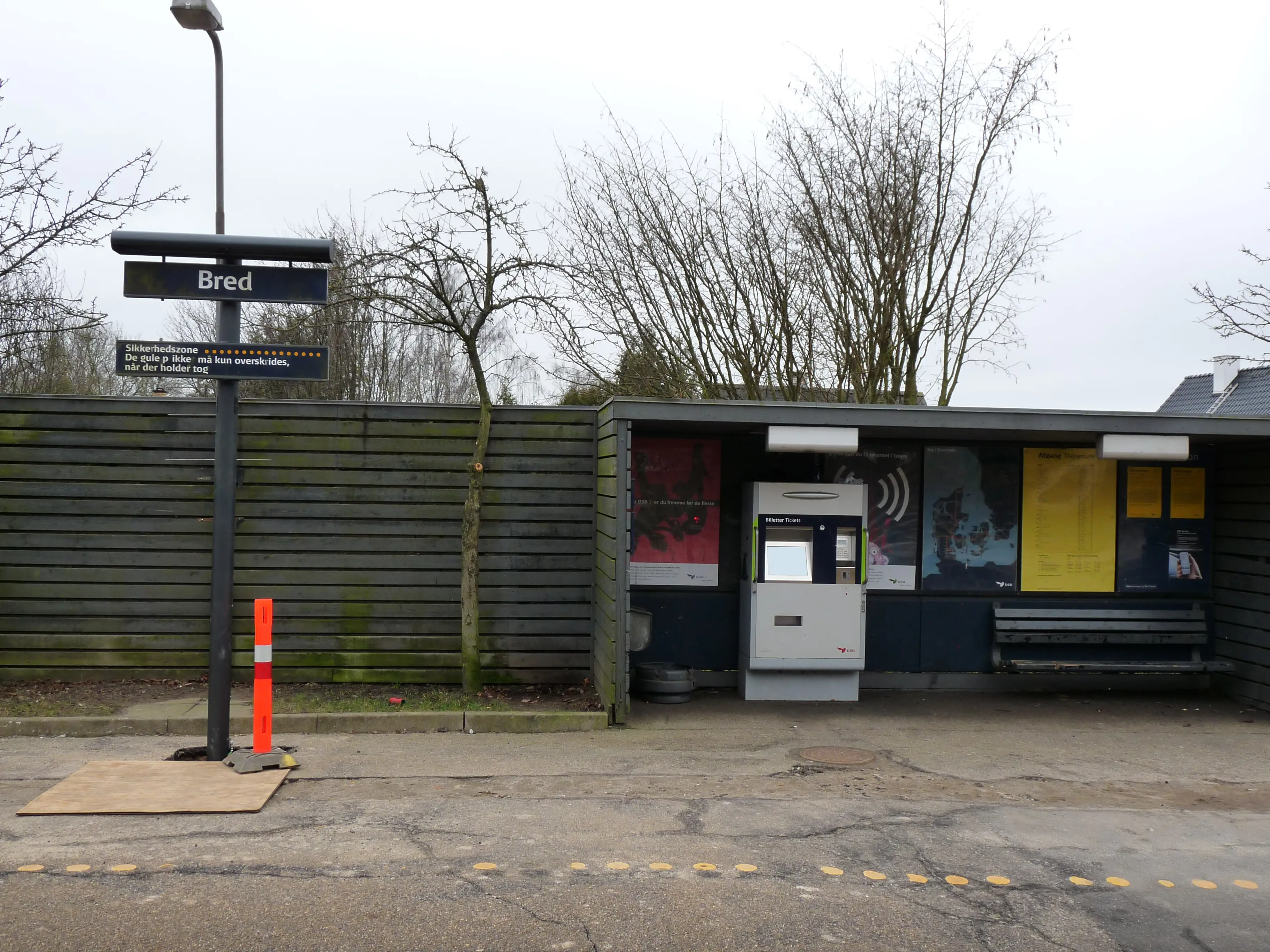 Billede af Bred Station, som er nedrevet og erstattet af dette Trinbræt.