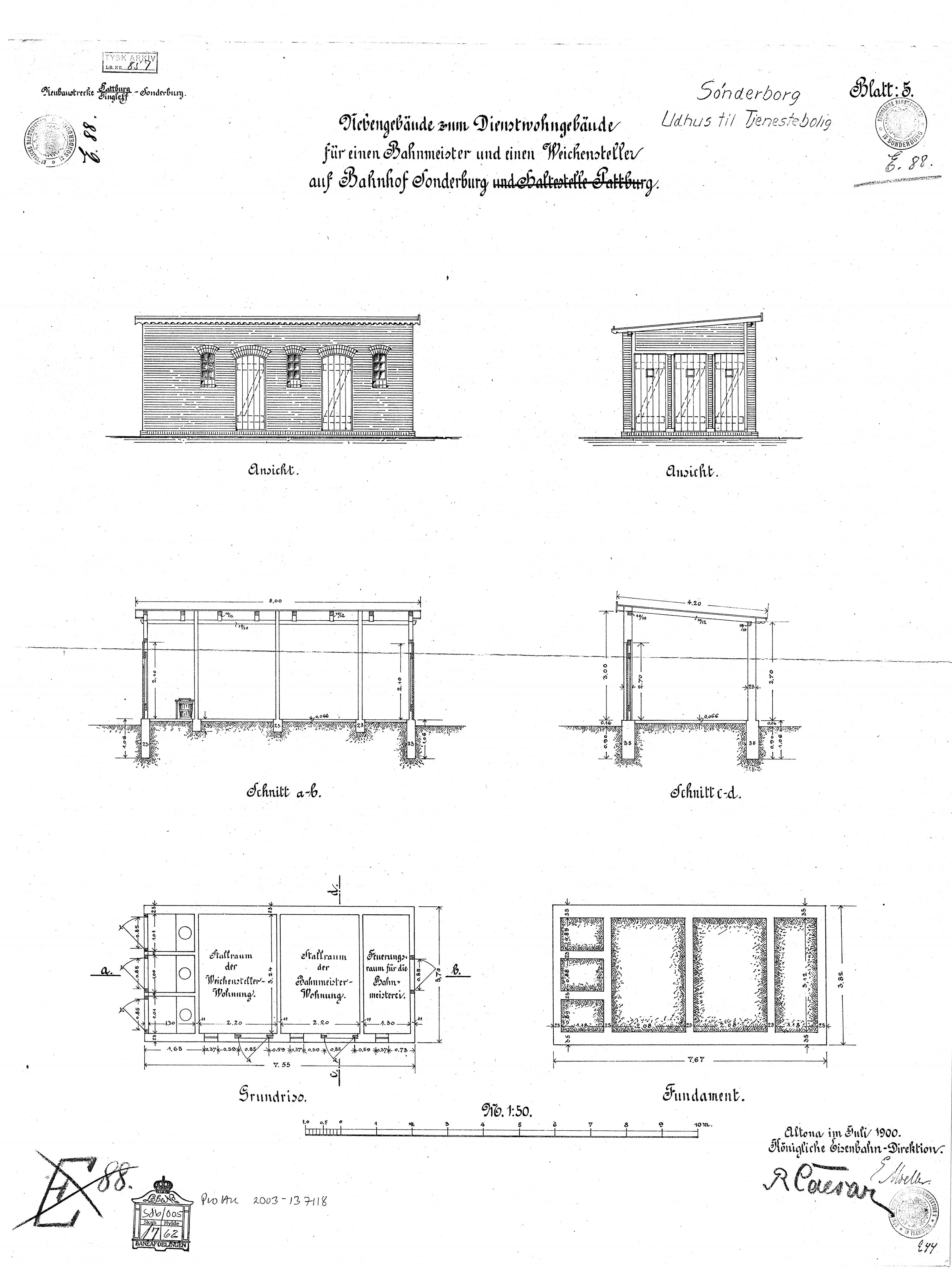 Tegning af  Udhus til tjenesteboliger for en banemester og sporskifter ved Sønderborg Hovedbanegård.