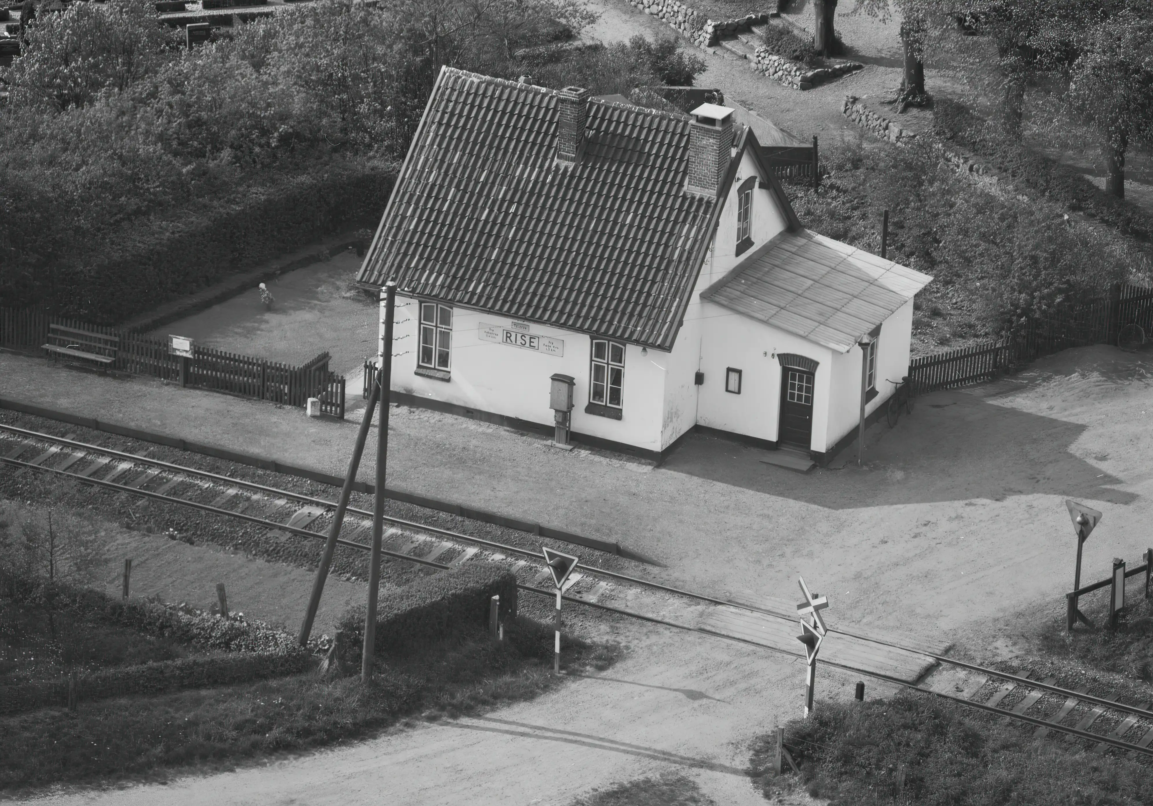 Billede af Rise Billetsalgssted. Billede af Rise Billetsalgssted.