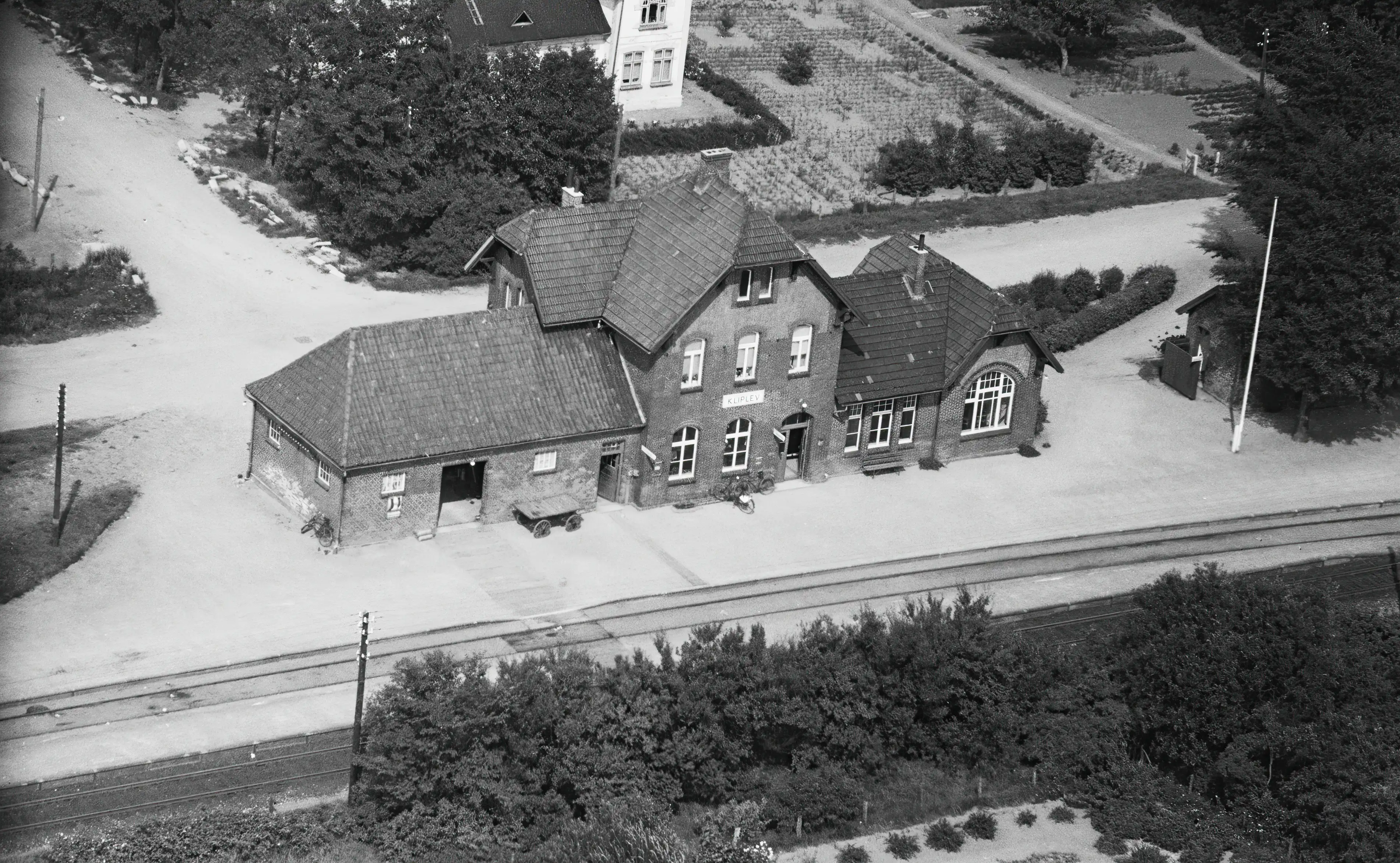 Billede af Kliplev Holdeplads med sidespor. Billede af Kliplev Holdeplads med sidespor.