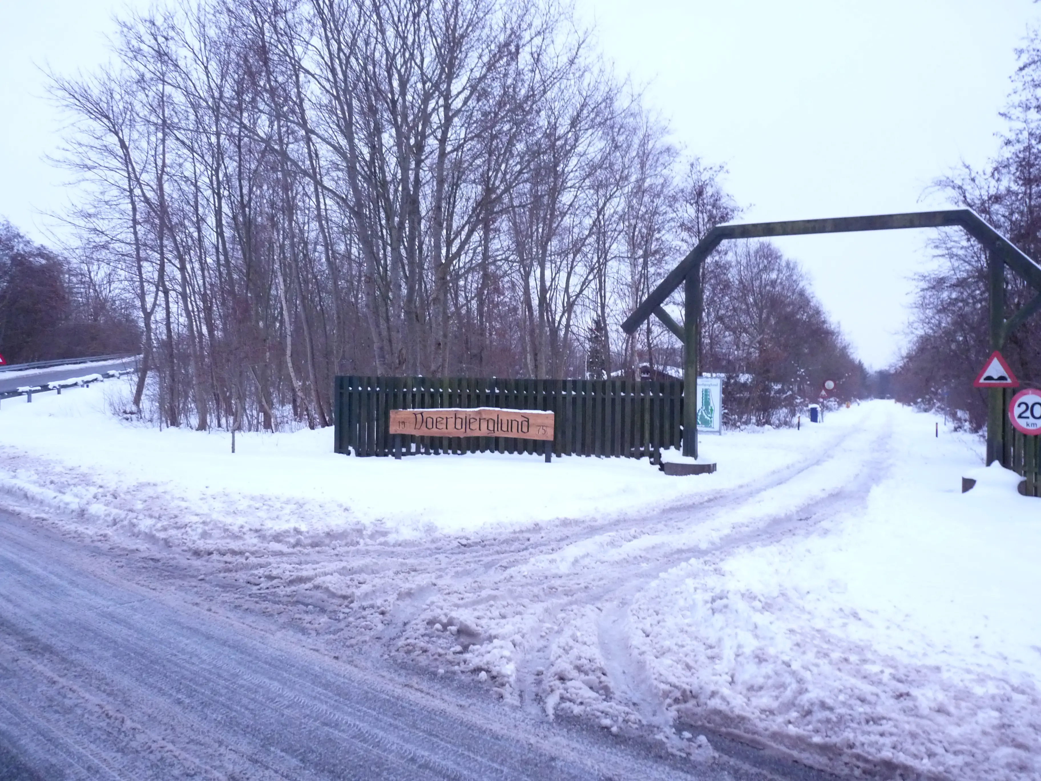 Billede af Voerbjerg Trinbræt - Trinbræt er nedrevet, men Voerbjerg Trinbræt har ligget her. Billede af Voerbjerg Trinbræt - Trinbræt er nedrevet, men Voerbjerg Trinbræt har ligget her.