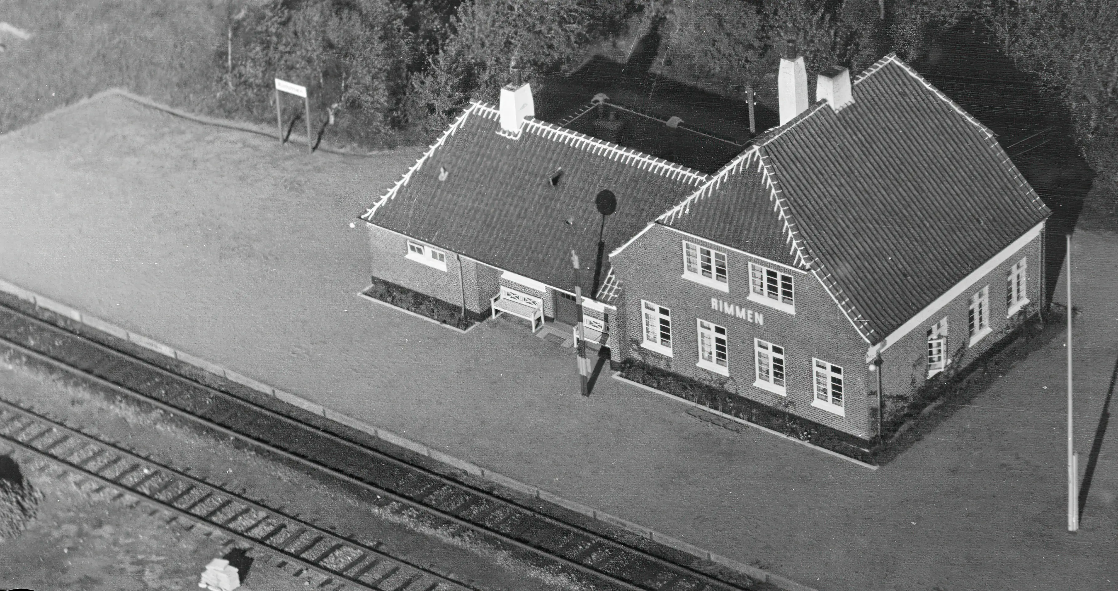 Billede af Rimmen Station. Billede af Rimmen Station.