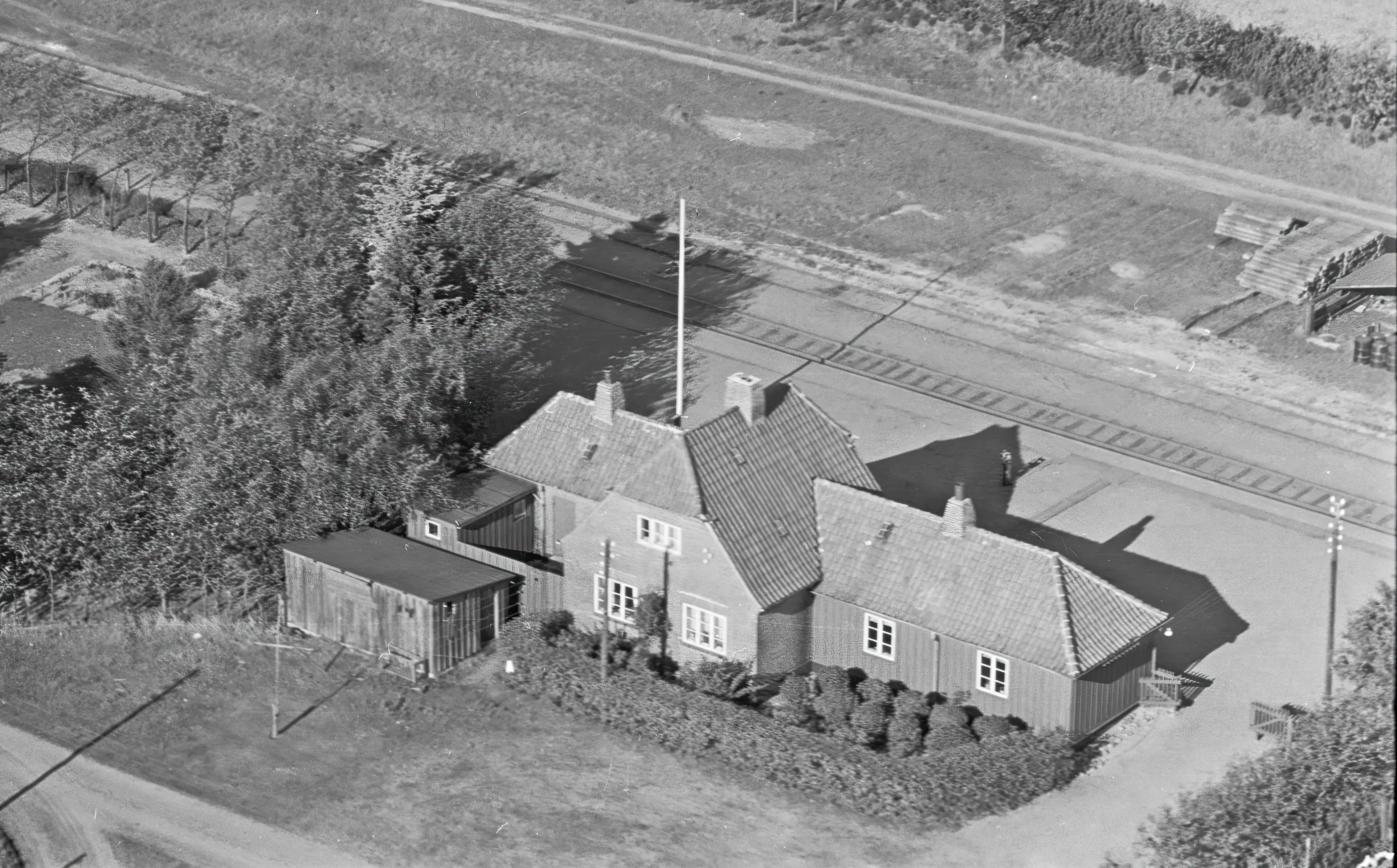 Billede af Lundfod Billetsalgssted med Sidespor. Billede af Lundfod Billetsalgssted med Sidespor.