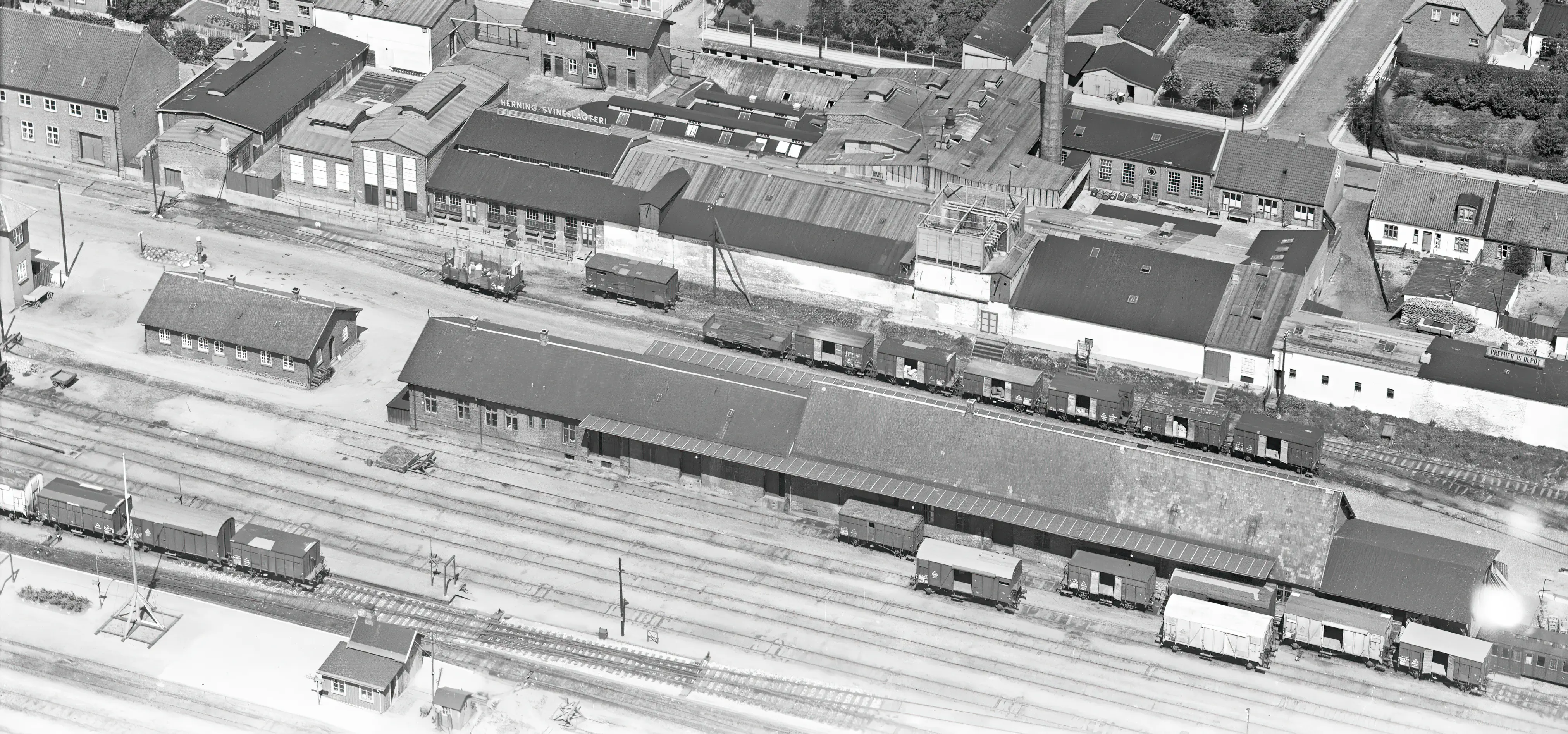 Billede af Herning Banegårds varehus. Billede af Herning Banegårds varehus.