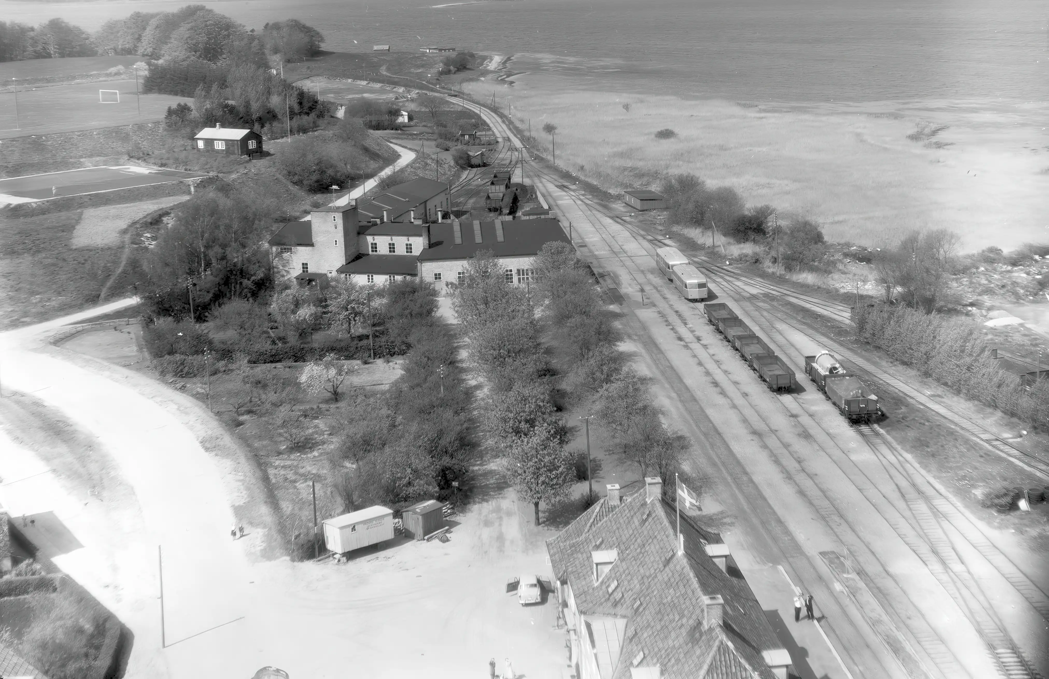 Billede af Mariager Stations remise. Billede af Mariager Stations remise.