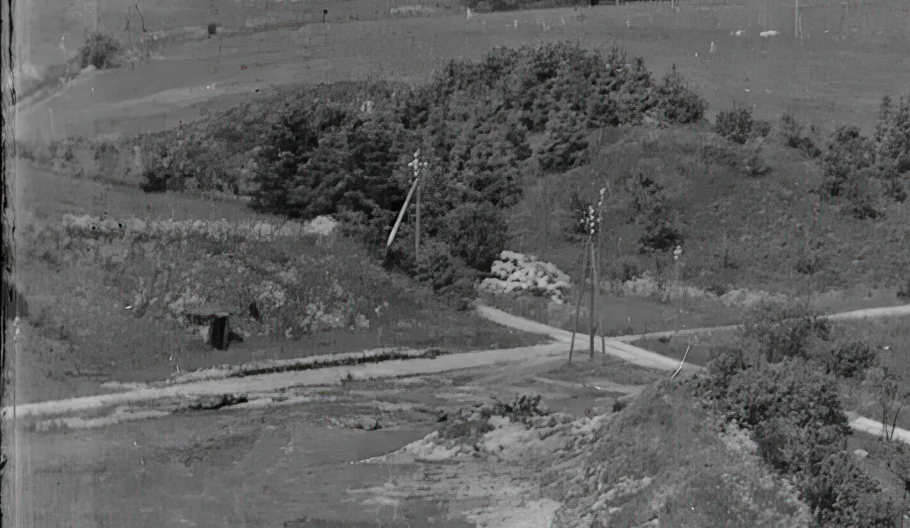 Billede af Fårdal Trinbræt (uofficielt) - året efter banens nedlæggelse. Billede af Fårdal Trinbræt (uofficielt) - året efter banens nedlæggelse.