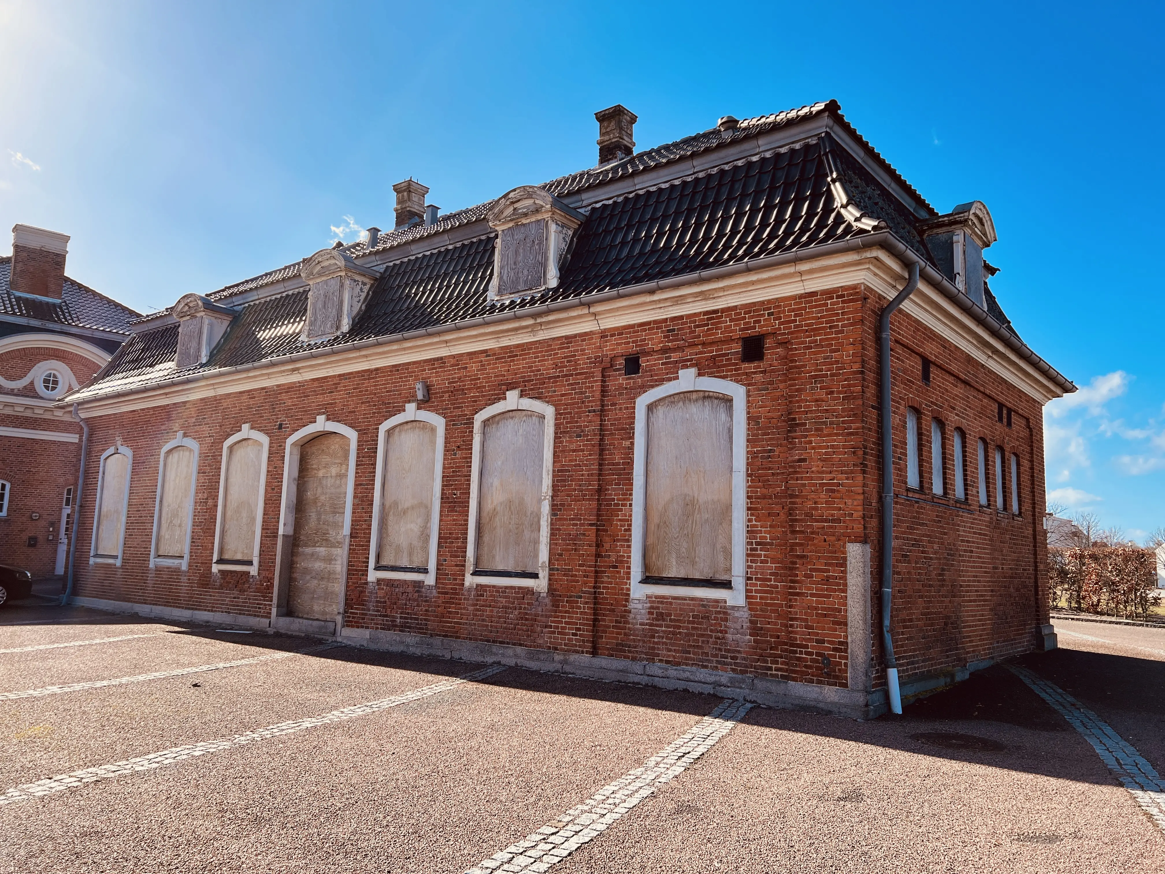 Billede af Korsør Stations varehus. Billede af Korsør Stations varehus.