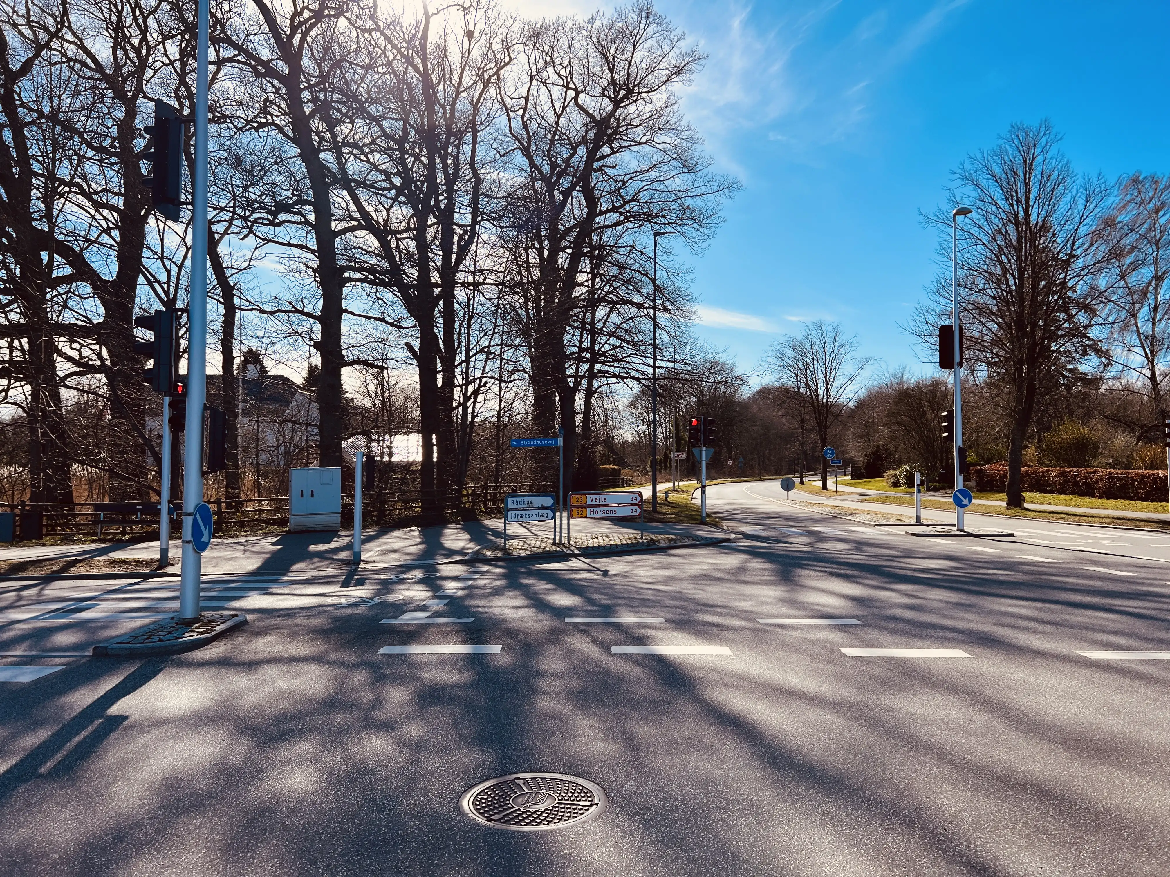 Billede af Juelsminde Syd Trinbræt - Trinbræt er nedrevet, men Juelsminde Syd Trinbræt har ligget her. Billede af Juelsminde Syd Trinbræt - Trinbræt er nedrevet, men Juelsminde Syd Trinbræt har ligget her.