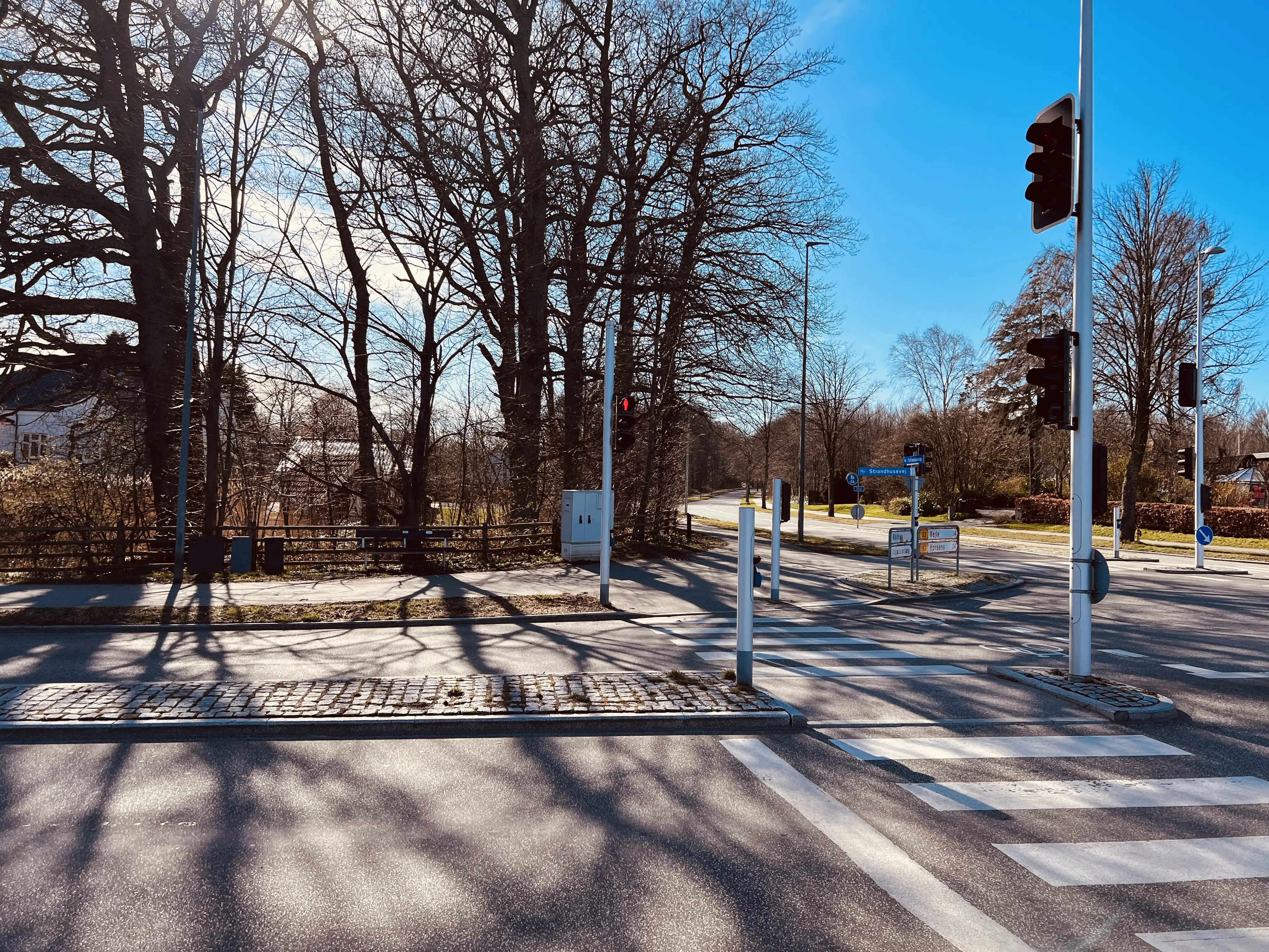 Billede af Juelsminde Syd Trinbræt - Trinbræt er nedrevet, men Juelsminde Syd Trinbræt har ligget her. Billede af Juelsminde Syd Trinbræt - Trinbræt er nedrevet, men Juelsminde Syd Trinbræt har ligget her.