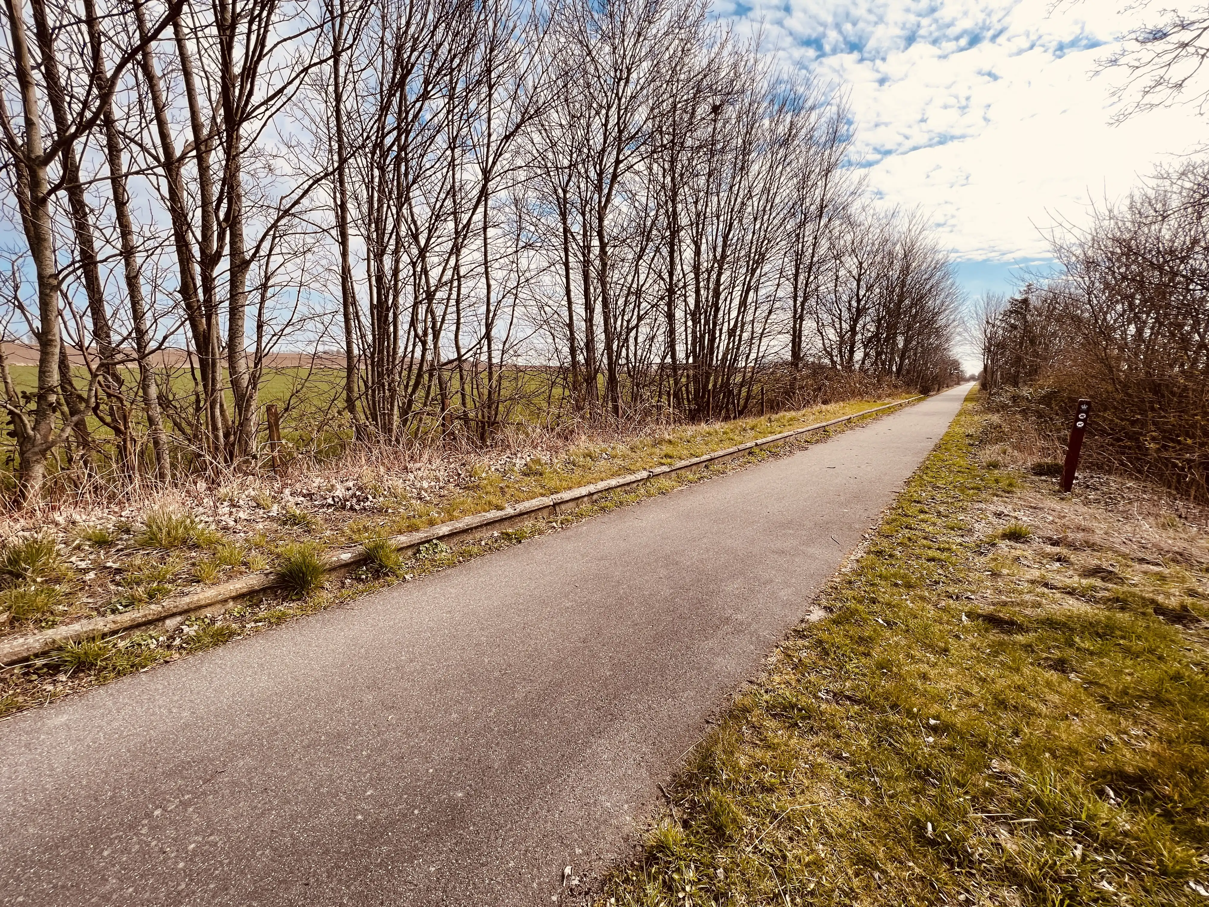 Billede af Holsteinborg Trinbræt - Trinbræt er nedrevet, men Holsteinborg Trinbræt har ligget her. Billede af Holsteinborg Trinbræt - Trinbræt er nedrevet, men Holsteinborg Trinbræt har ligget her.