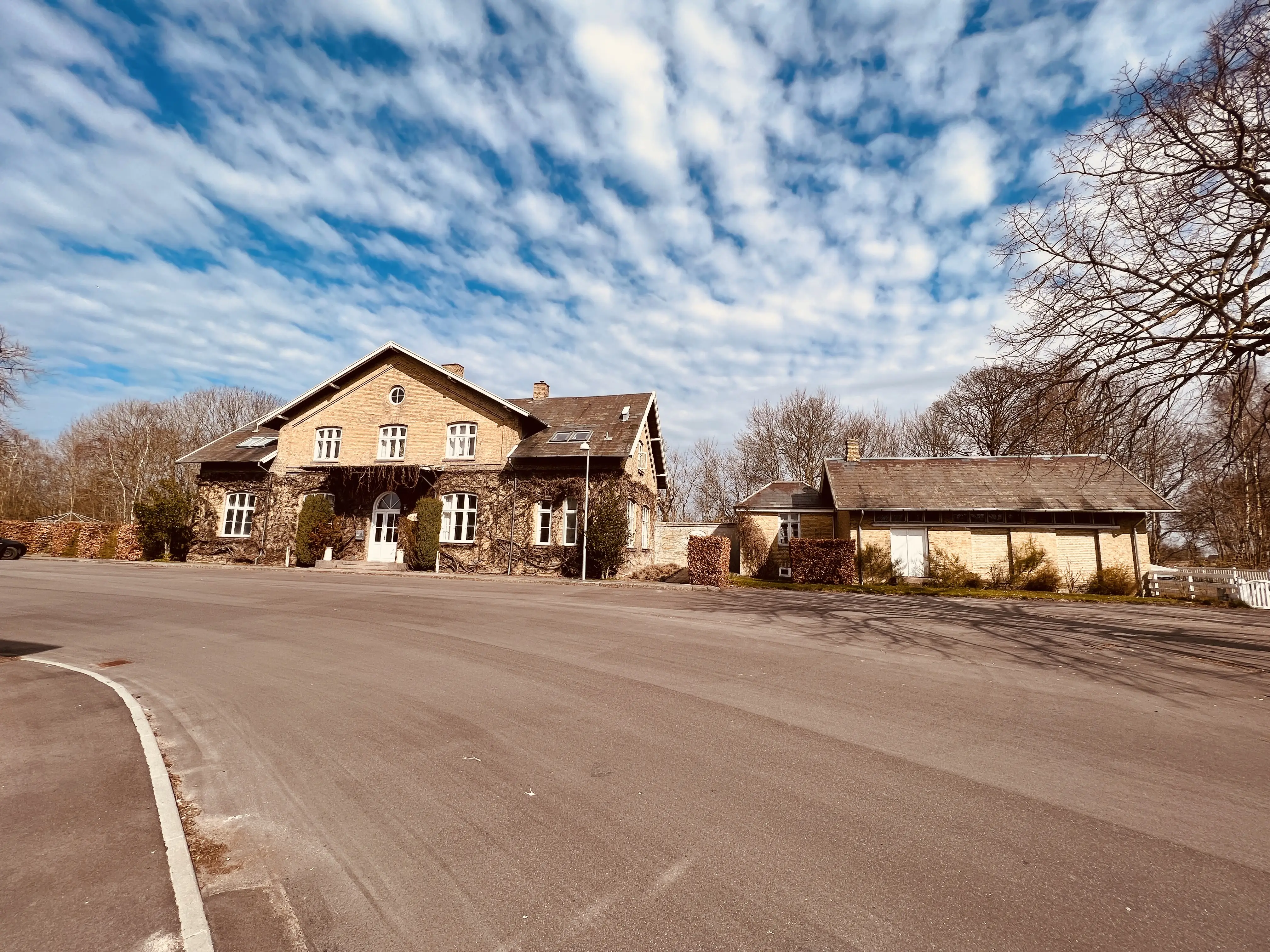 Billede af Sandved Station. Billede af Sandved Station.