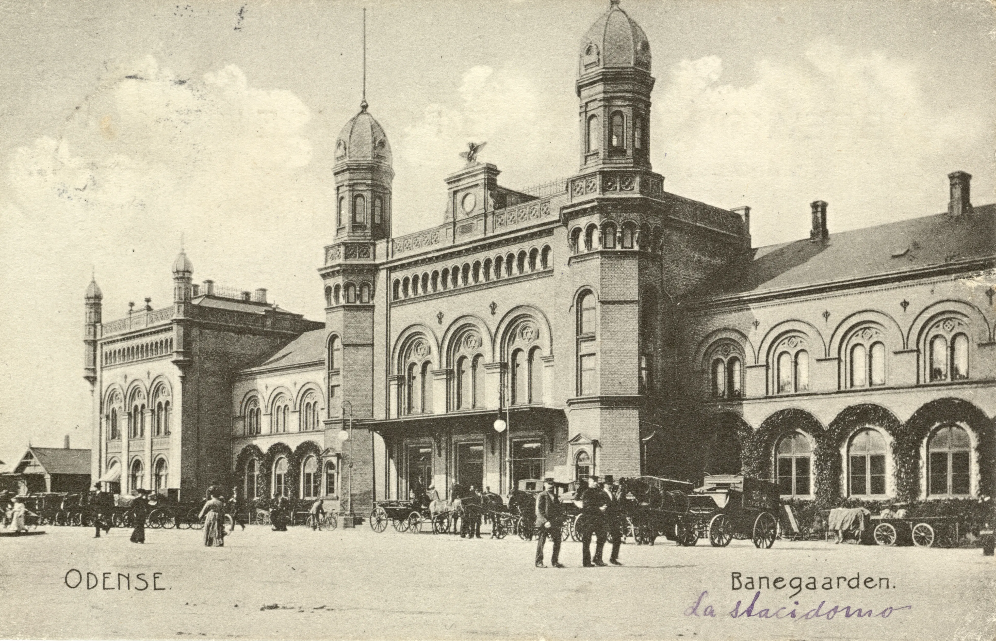 Postkort med Odense Banegård. Postkort med Odense Banegård.