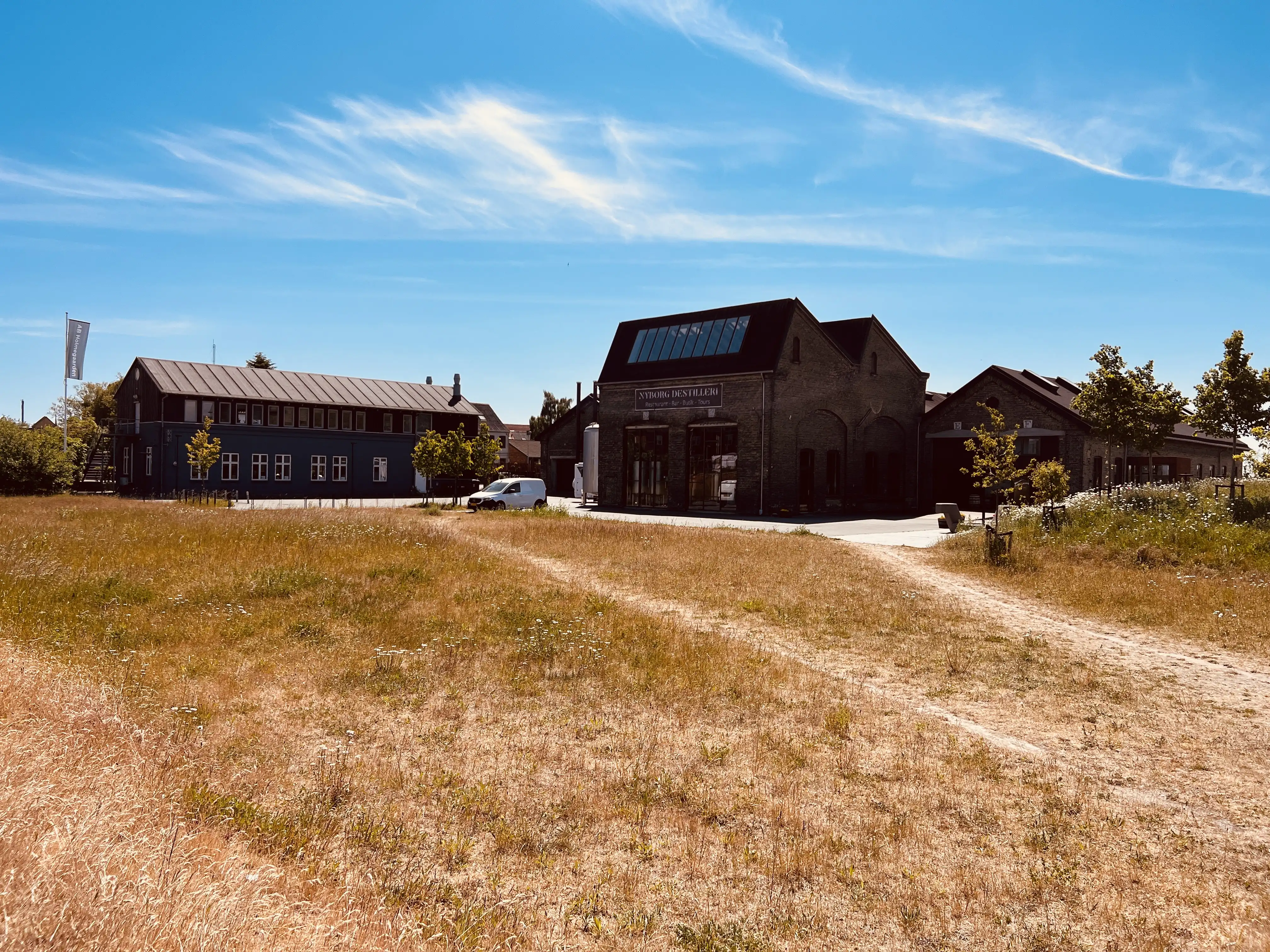 Billede af Nyborg Stations remise. Billede af Nyborg Stations remise.