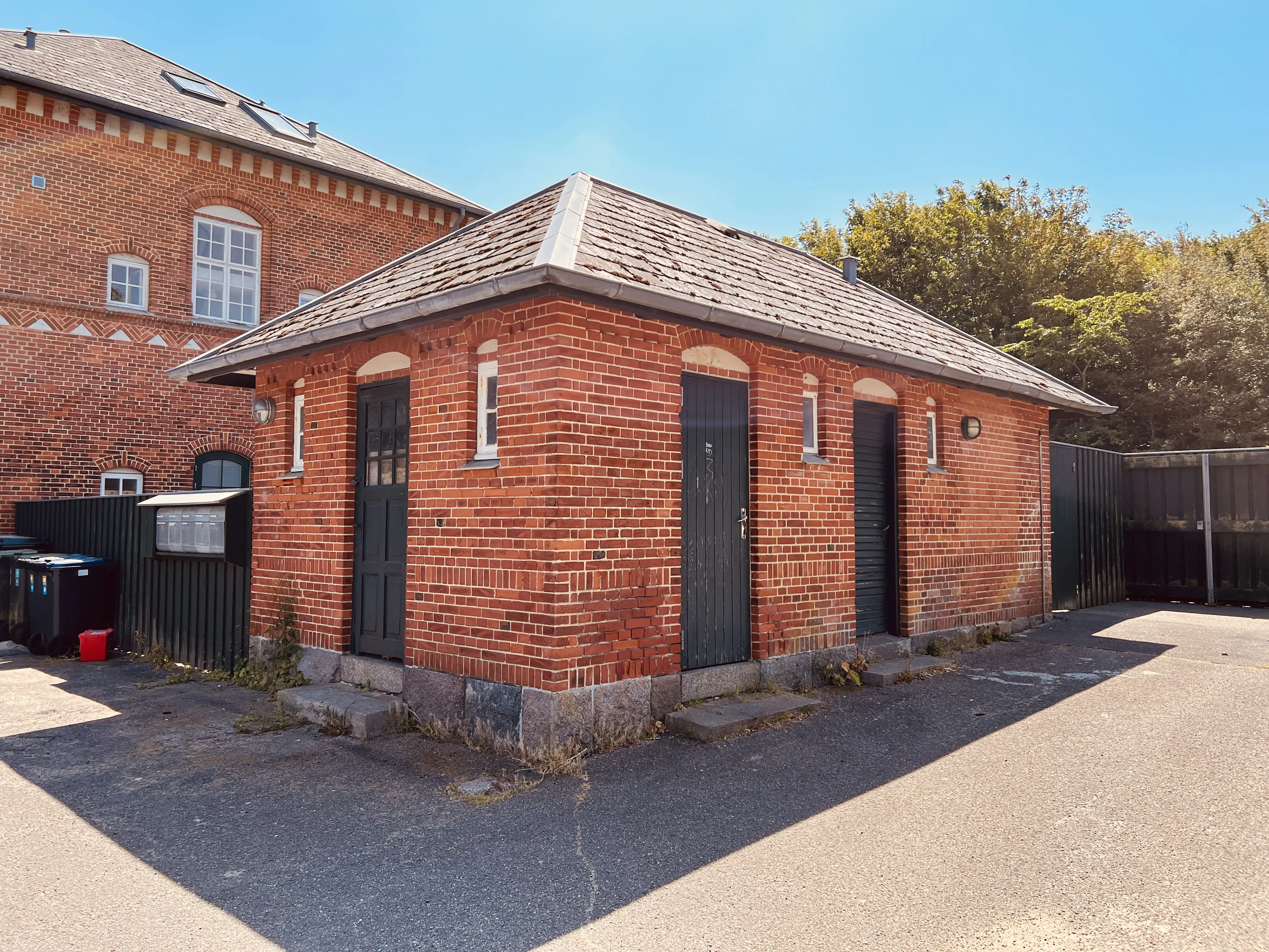 Billede af Nørre Nebel Stations retirade.