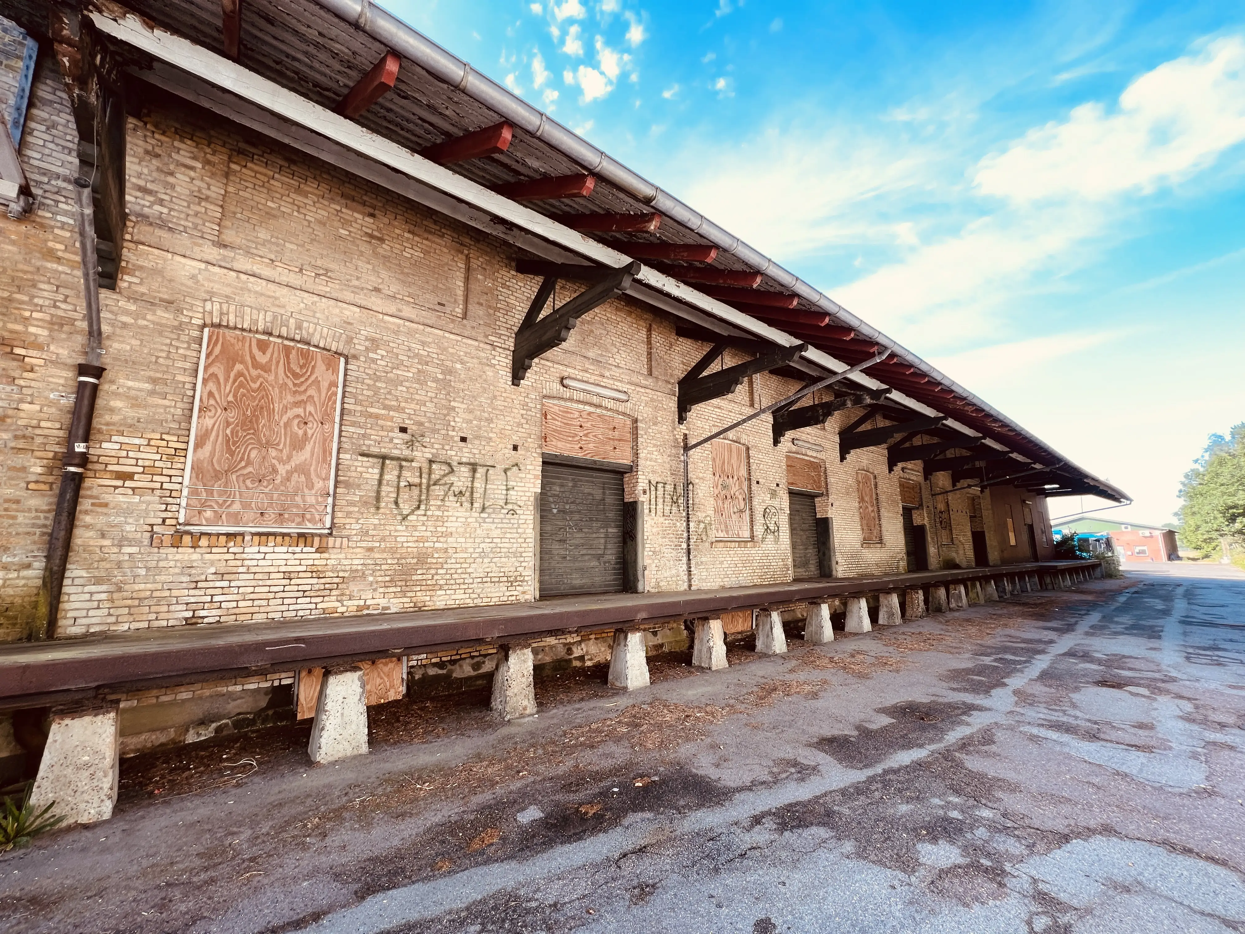 Billede af Varde Stations varehus. Billede af Varde Stations varehus.