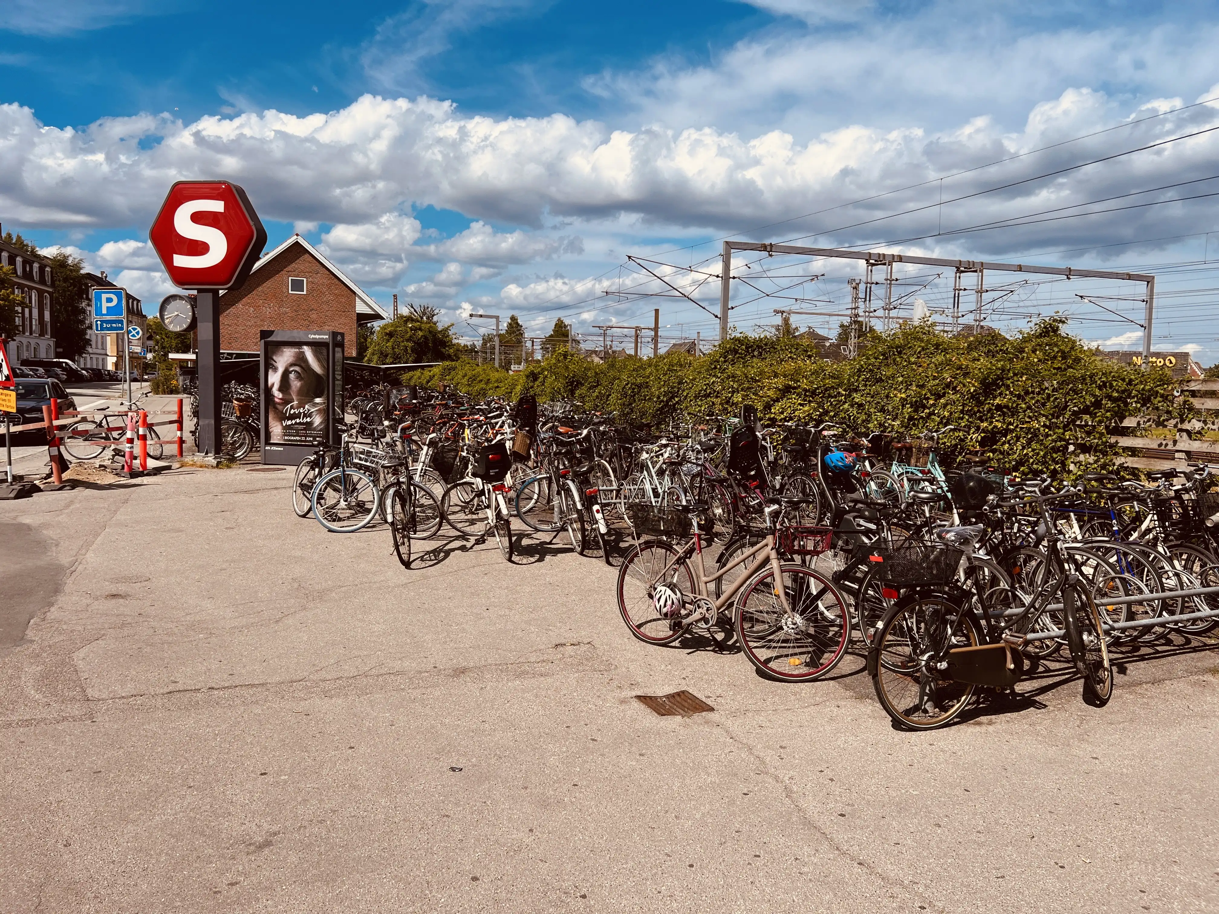 Billede af Hellerup Assistancebilletsalgssted - Assistancebilletsalgssted er nedrevet, men Hellerup Assistancebilletsalgssted har ligget her. Billede af Hellerup Assistancebilletsalgssted - Assistancebilletsalgssted er nedrevet, men Hellerup Assistancebilletsalgssted har ligget her.