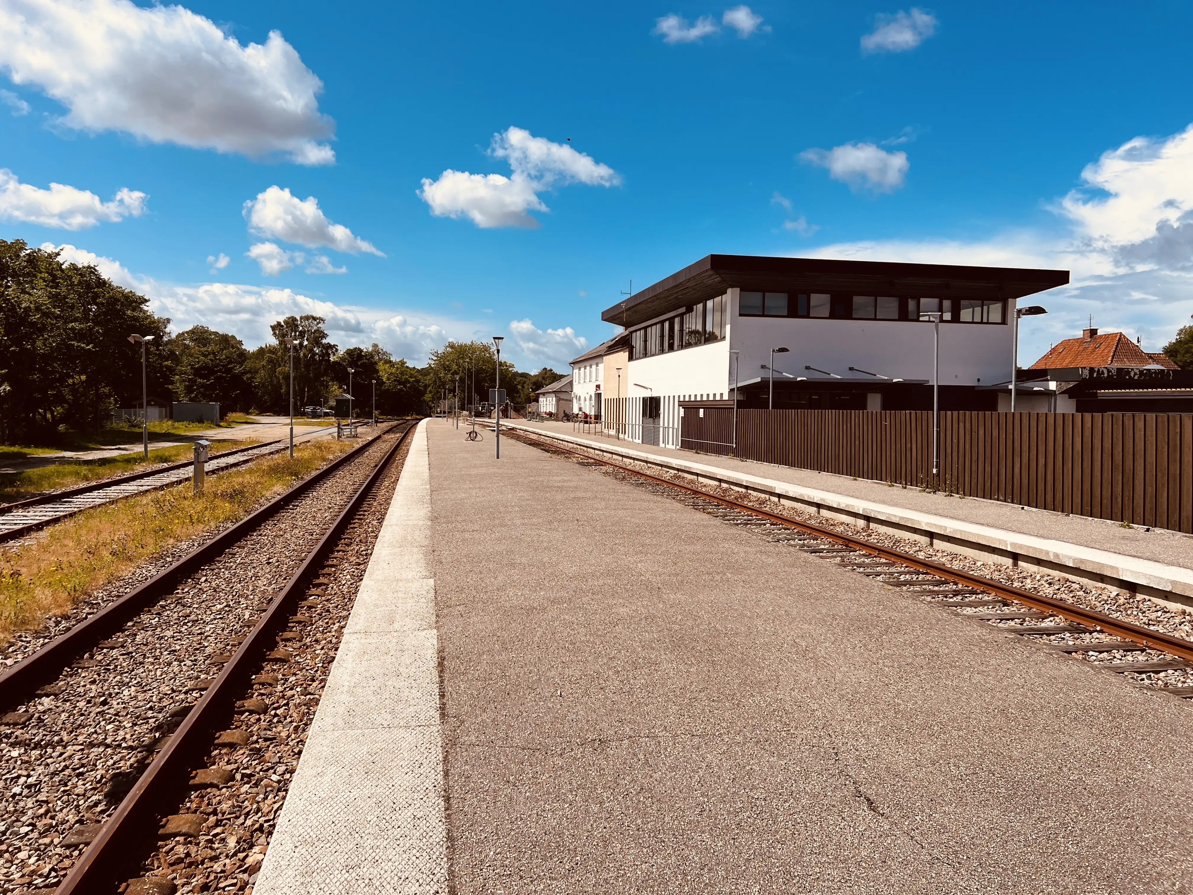 Billede af Posthusbygningen ved Nykøbing Sjælland Station. Billede af Posthusbygningen ved Nykøbing Sjælland Station.