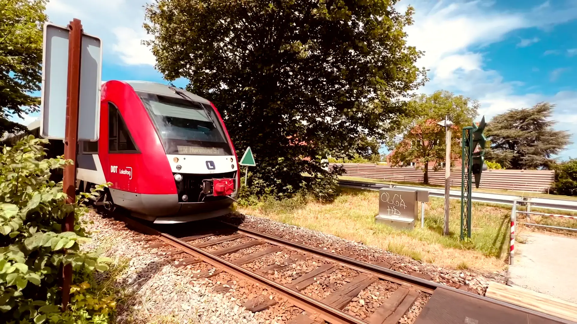 Billede af tog ud for Nyled Trinbræt.