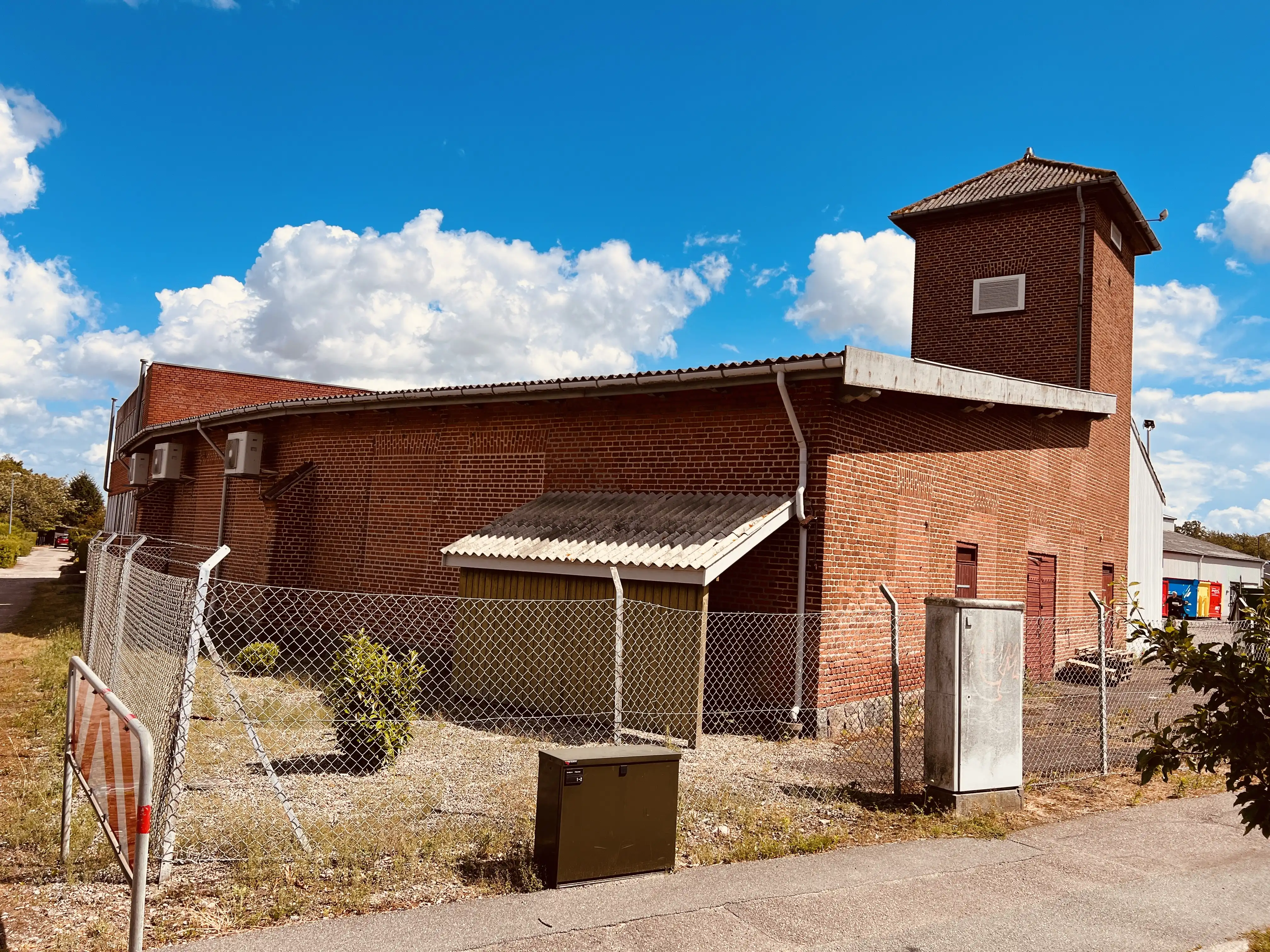 Billede af Hørve-Værslev banens remise ved Hørve Station. Billede af Hørve-Værslev banens remise ved Hørve Station.