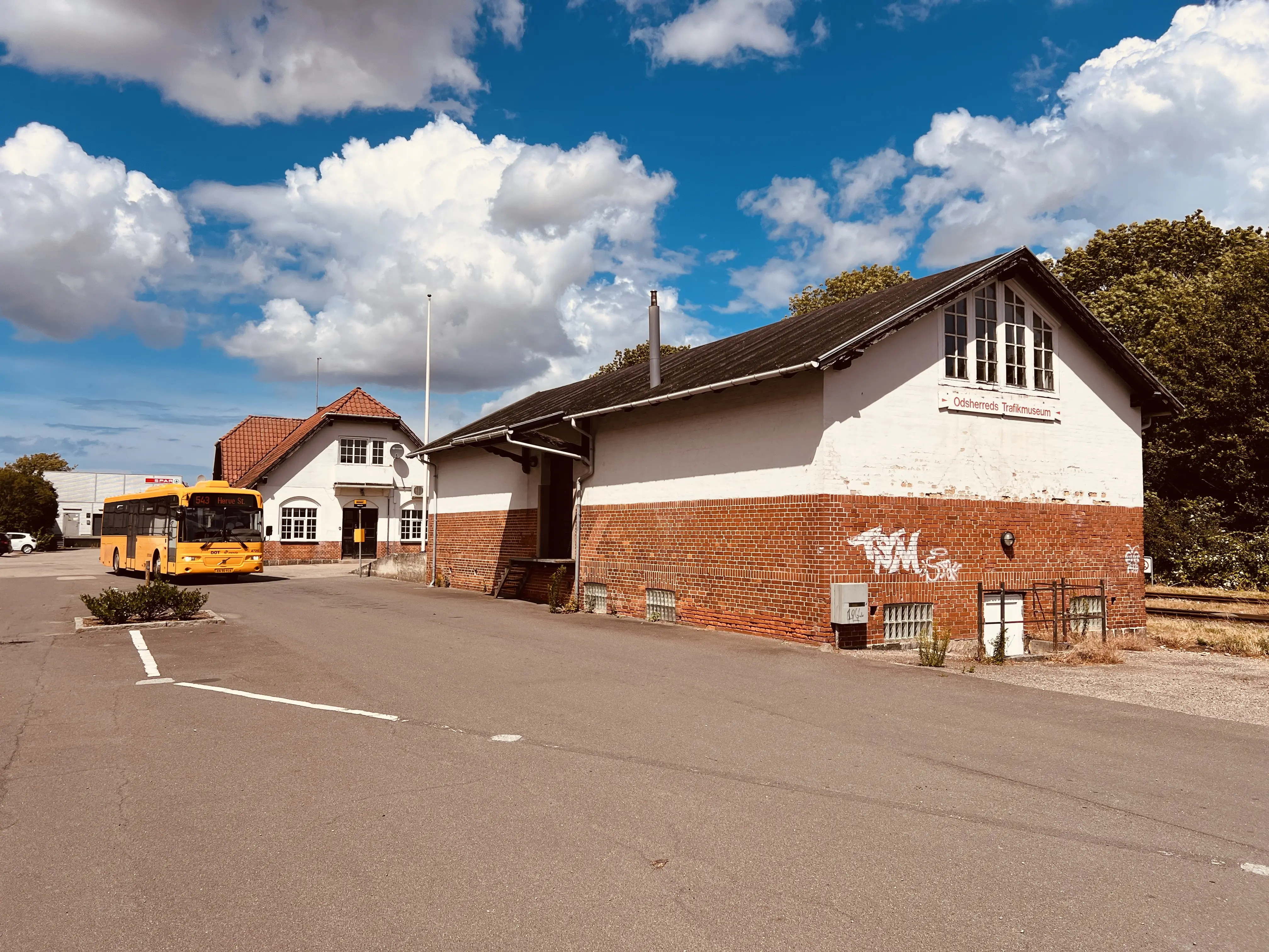 Billede af Hørve Stations varehus. Billede af Hørve Stations varehus.