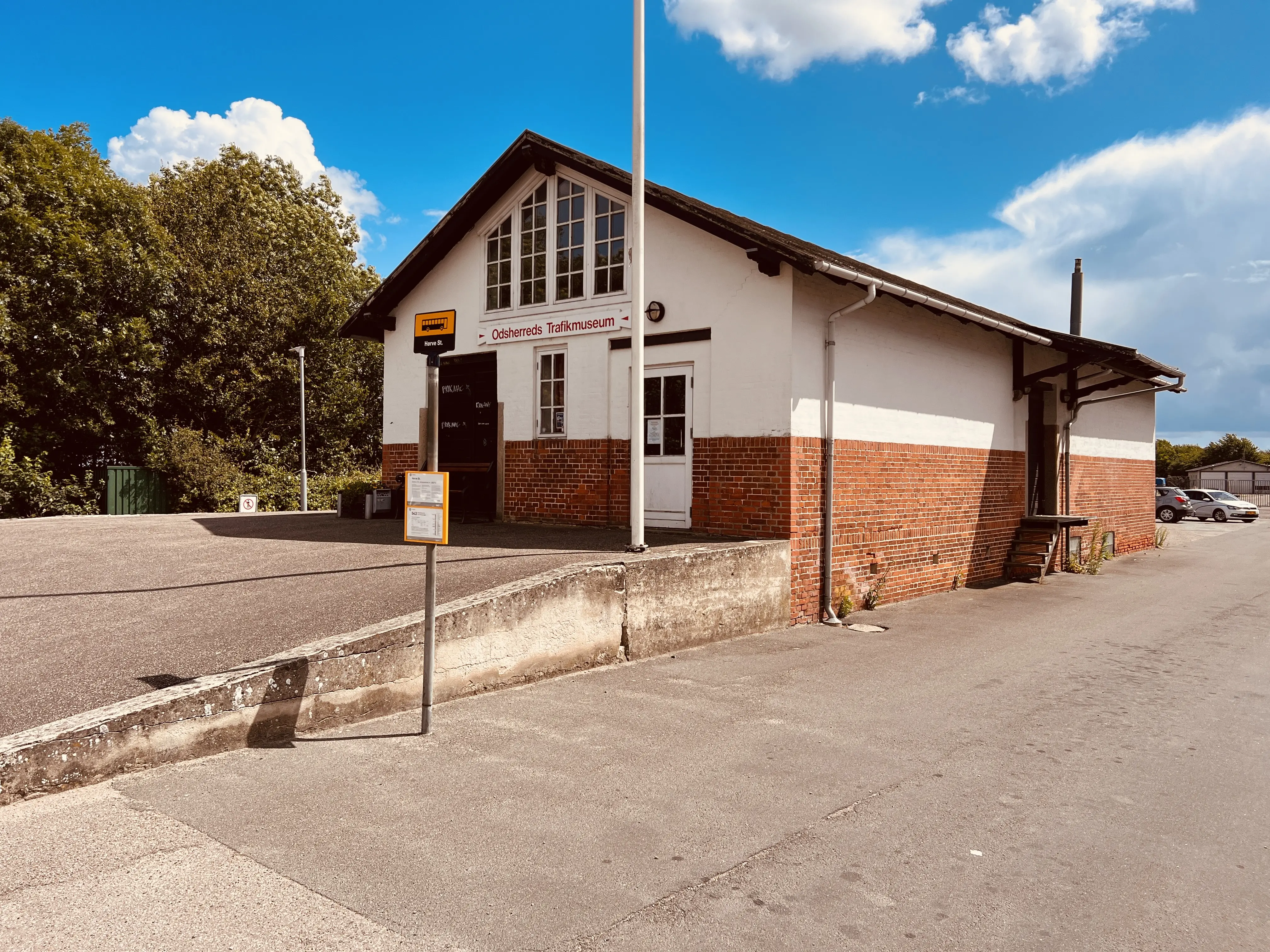 Billede af Hørve Stations varehus. Billede af Hørve Stations varehus.