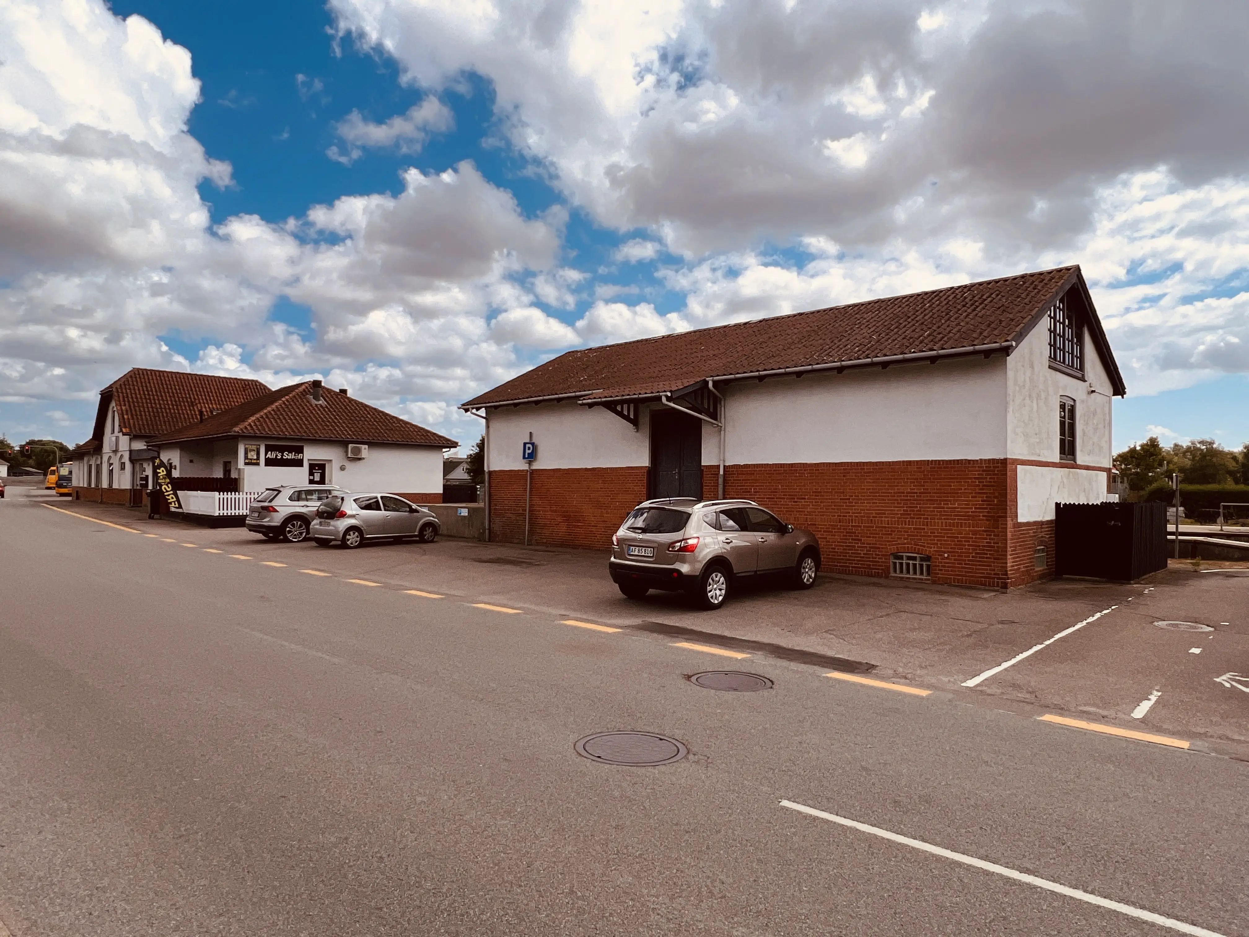 Billede af Asnæs Stations varehus. Billede af Asnæs Stations varehus.