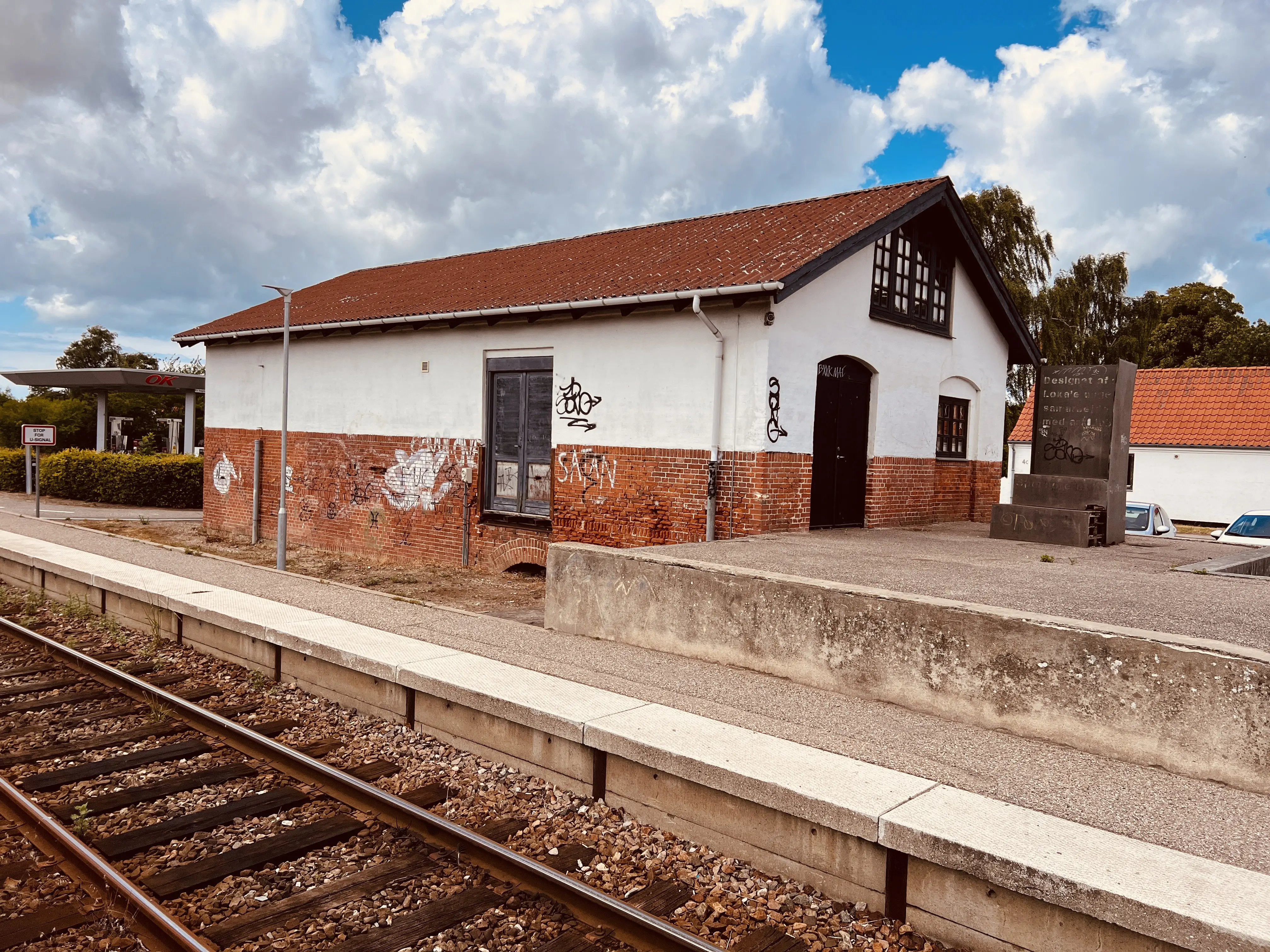 Billede af Asnæs Stations varehus. Billede af Asnæs Stations varehus.