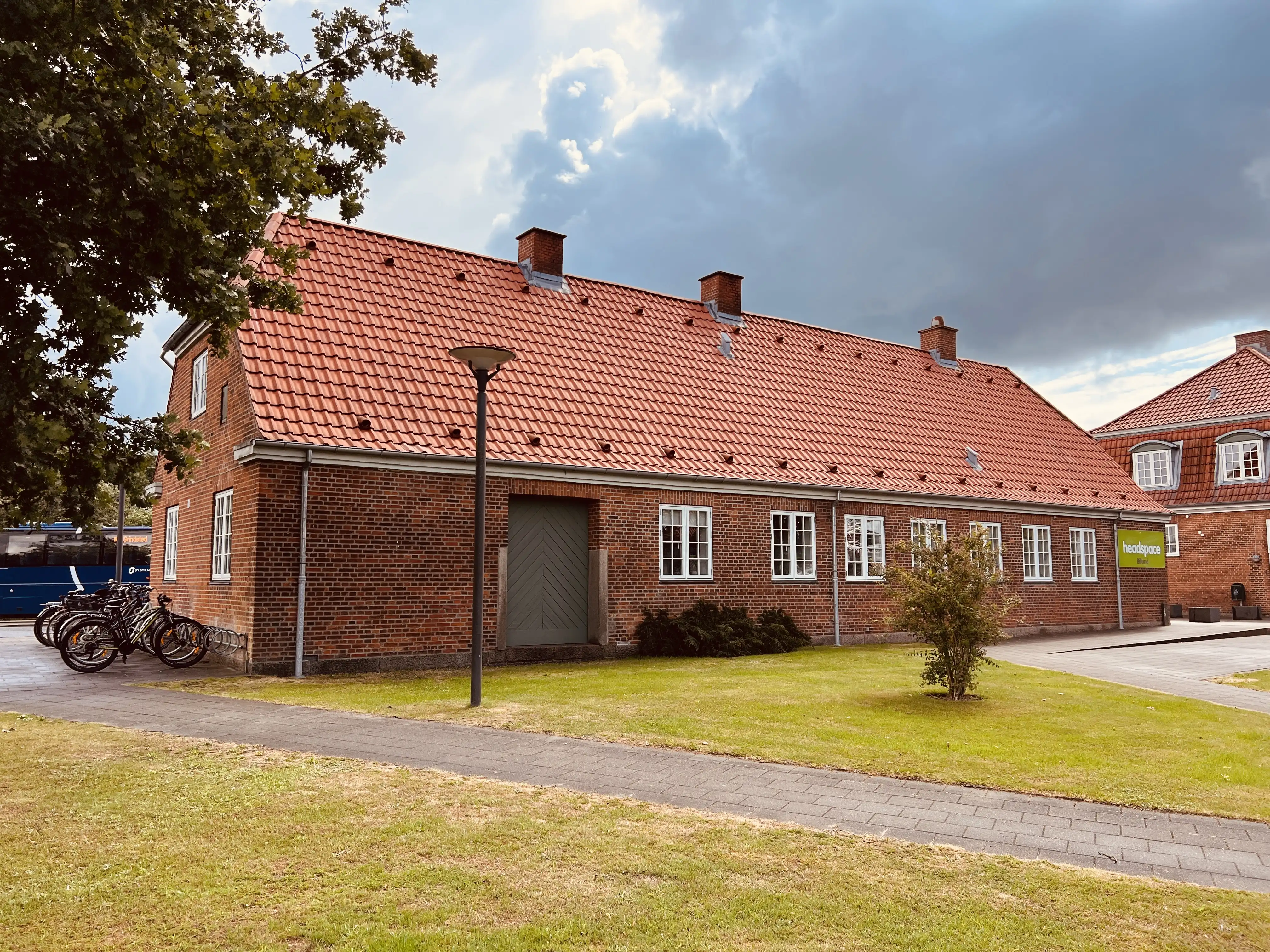 Billede af Grindsted Stations varehus.